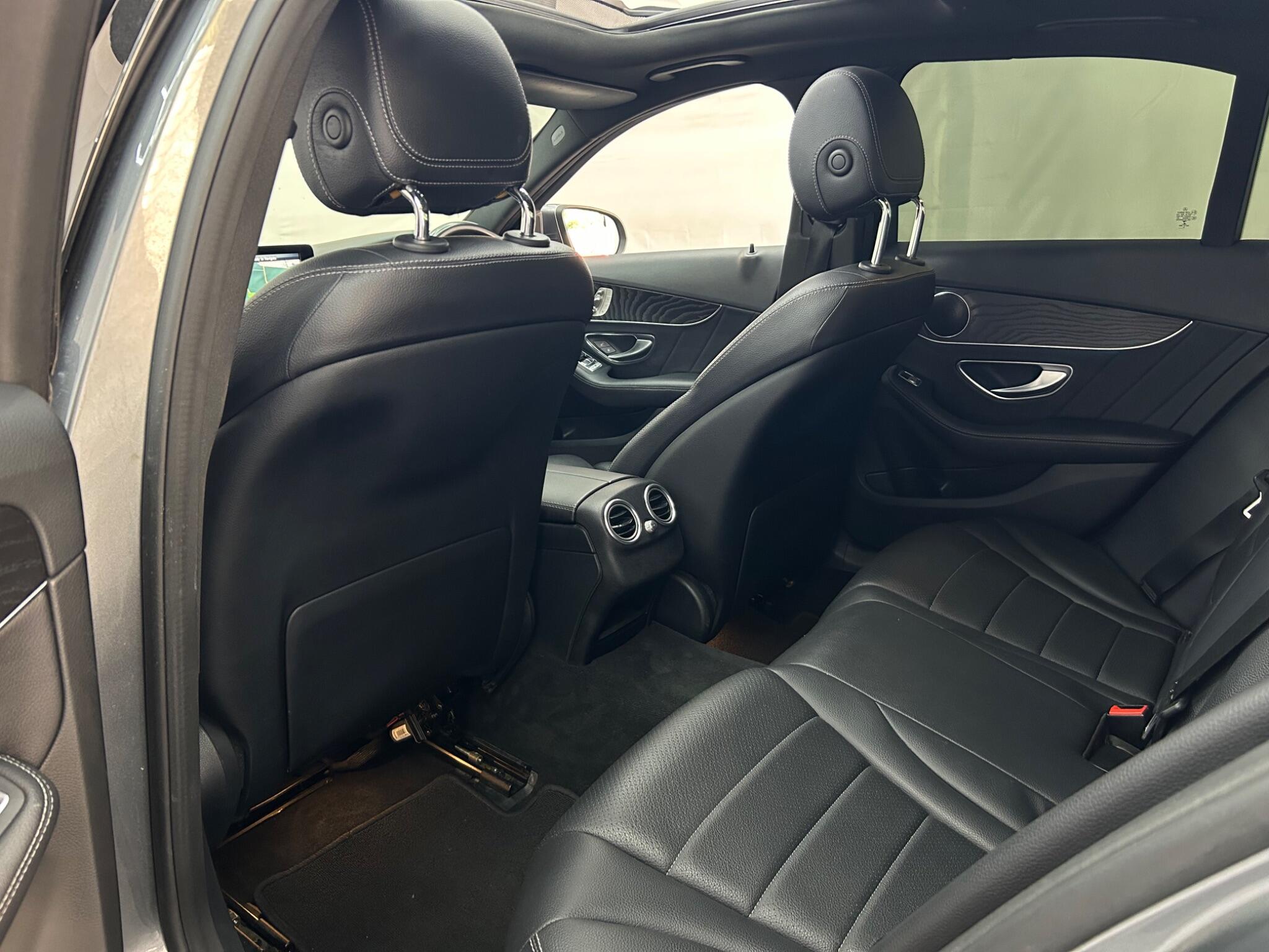 Mercedes-Benz C Class view 24