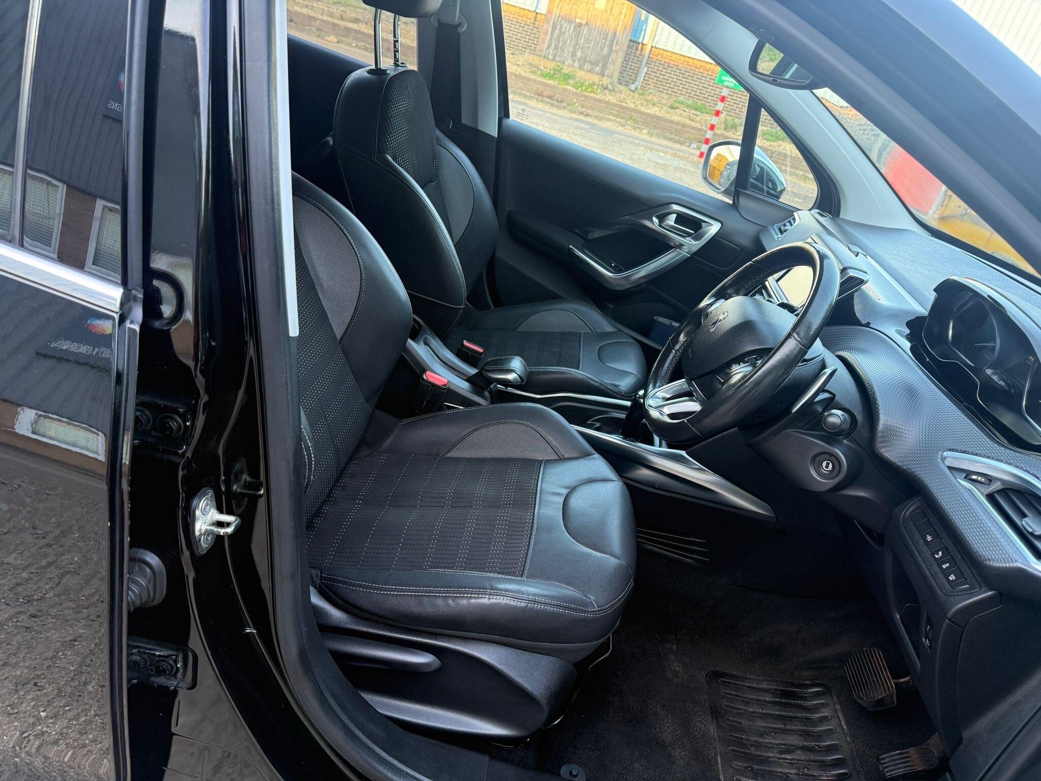 Peugeot 2008 view 3