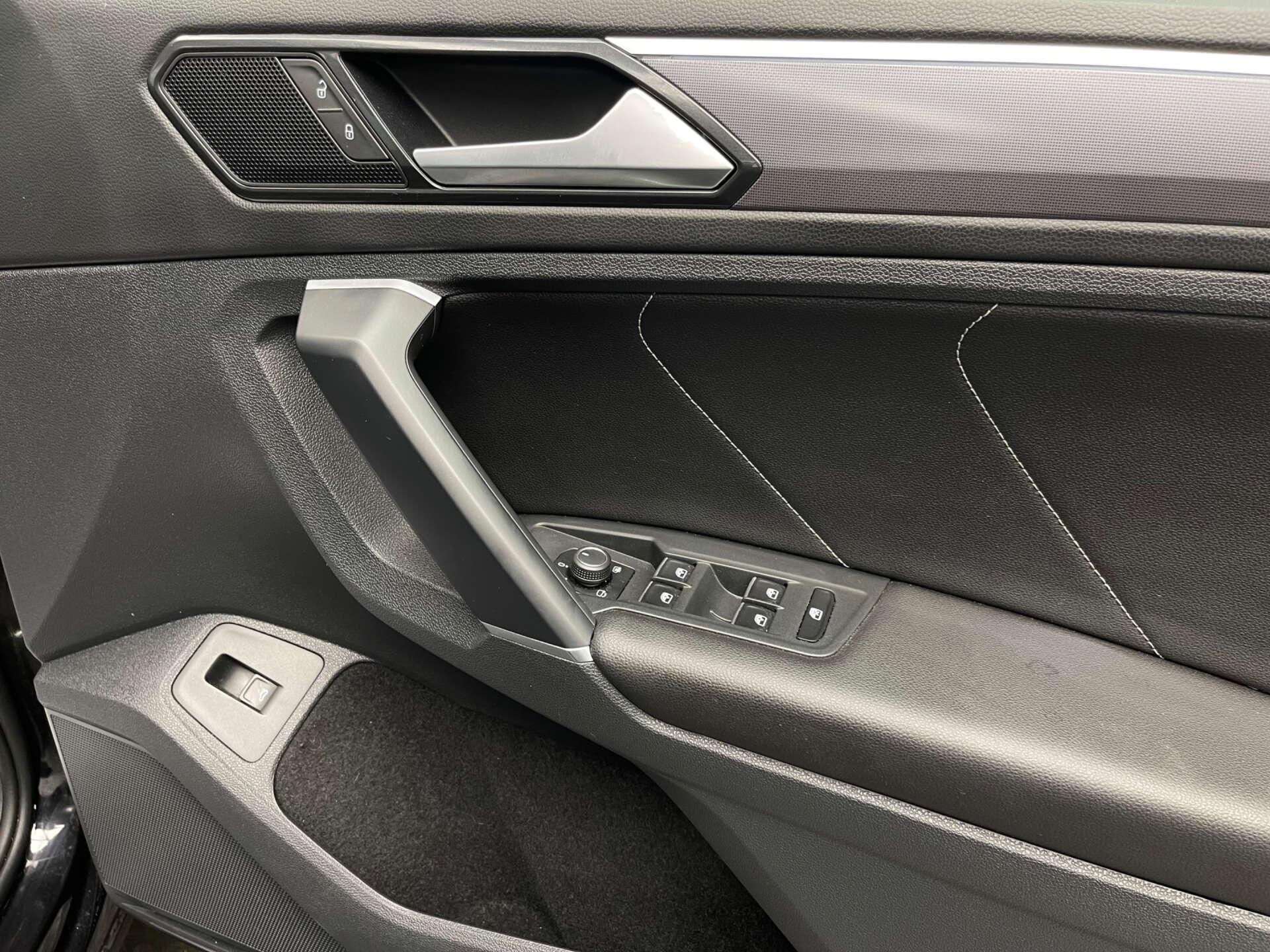 Volkswagen Tiguan view 17