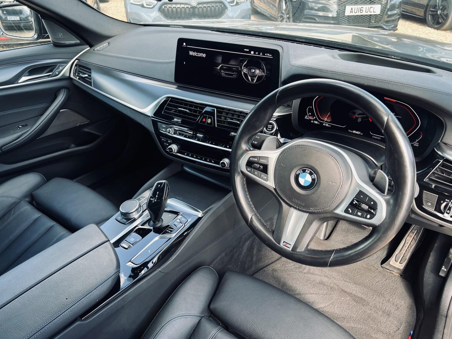 BMW 5 Series view 16