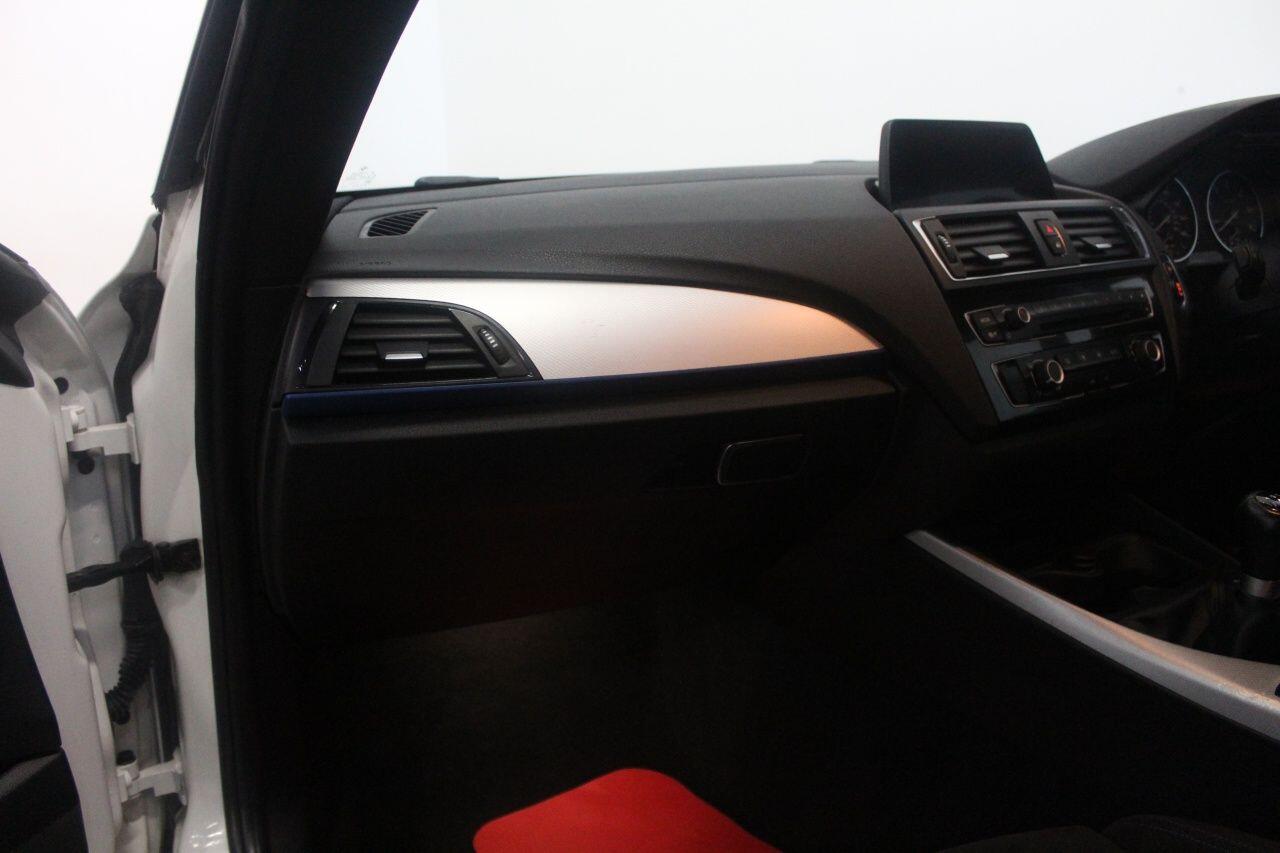 BMW 2 Series view 26