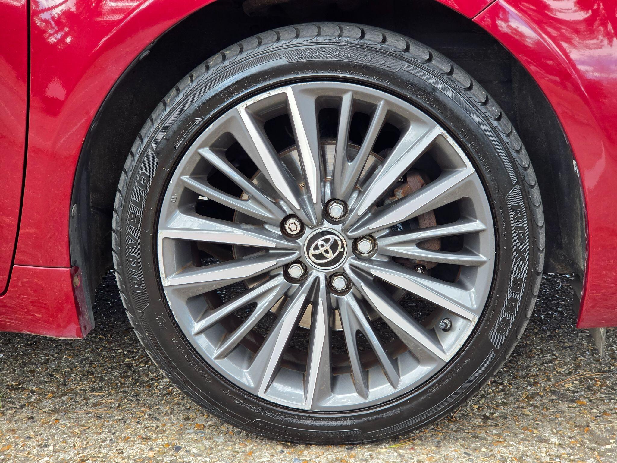 Toyota Avensis view 19