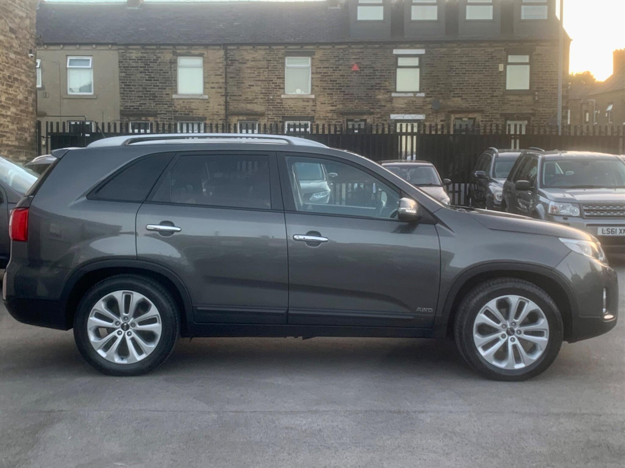 Kia Sorento view 4