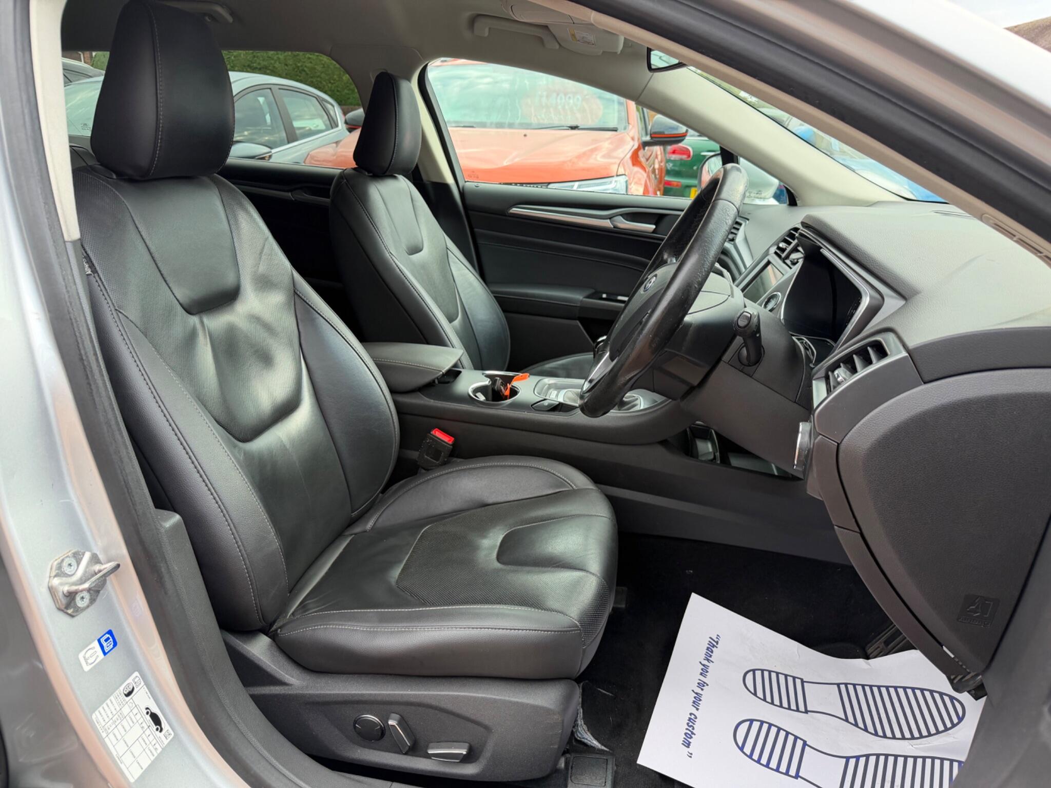 Ford Mondeo view 46