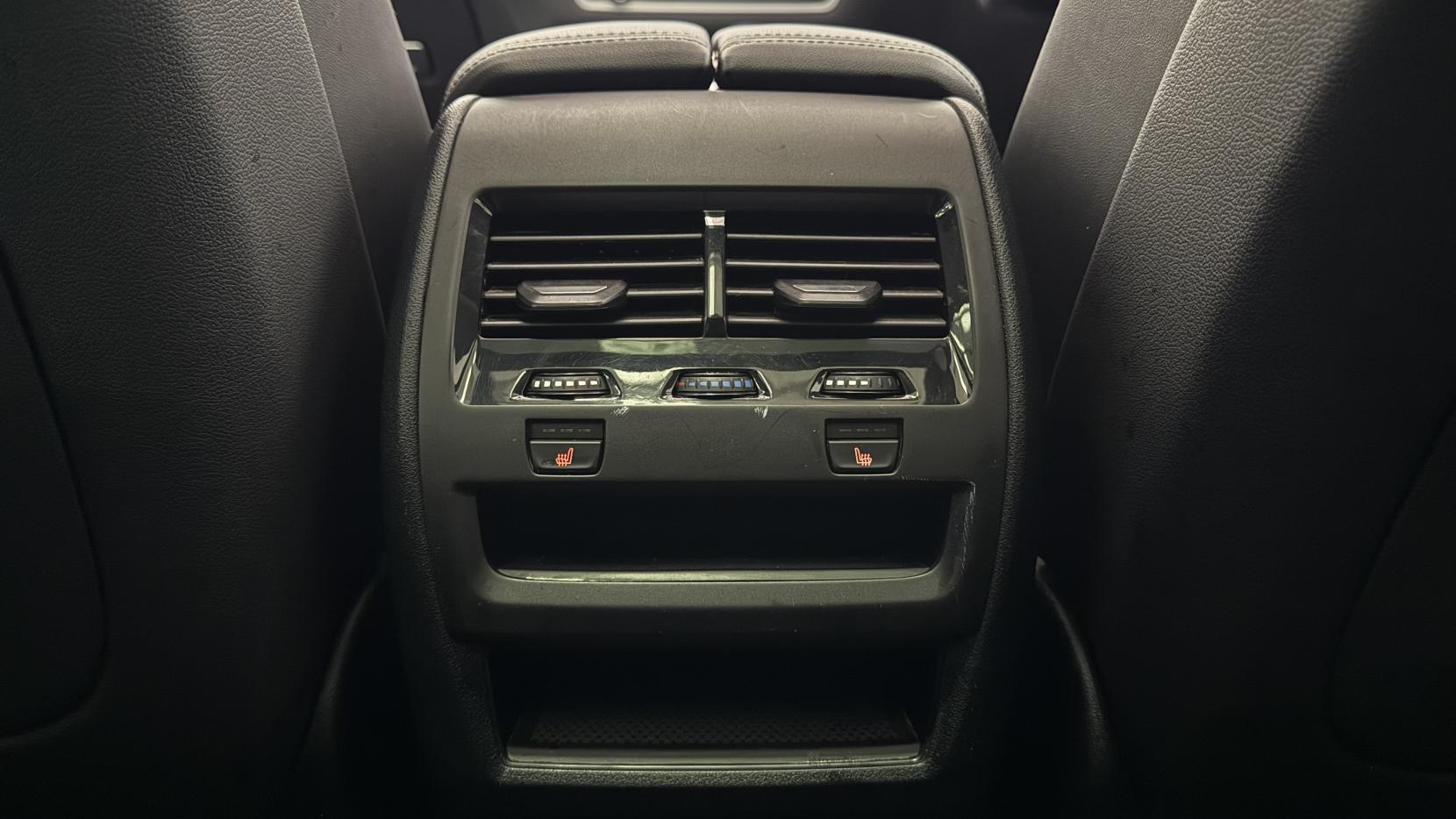 BMW X5 view 34