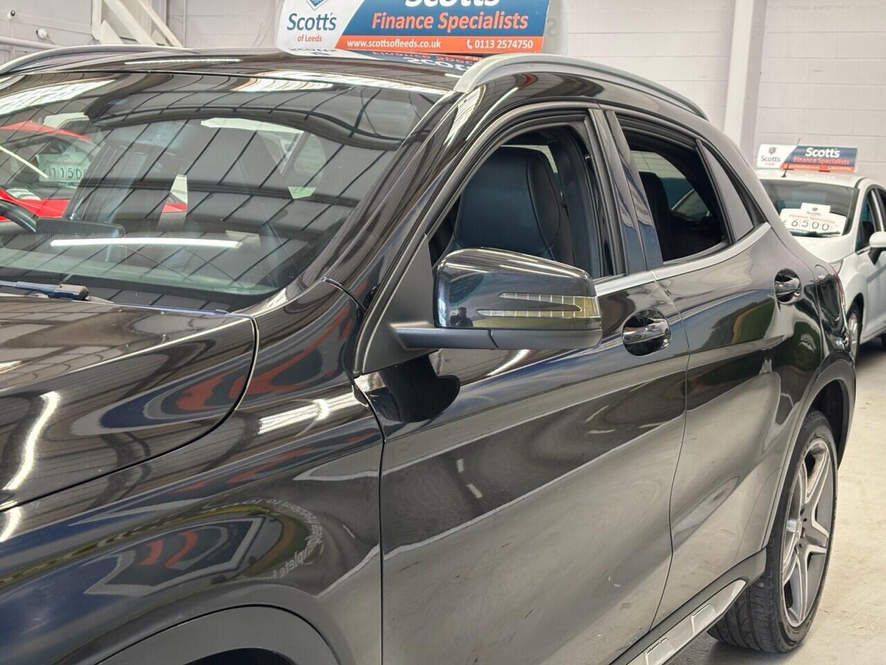 Mercedes-Benz GLA view 47