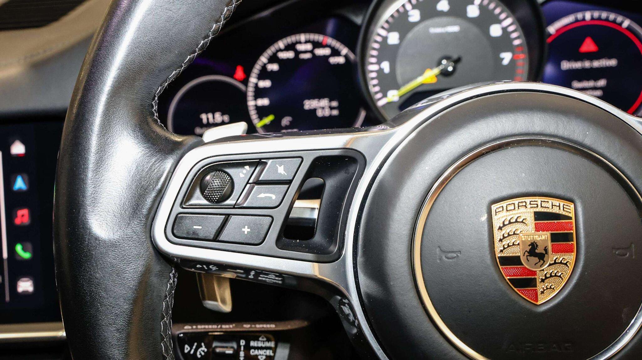 Porsche Cayenne view 27