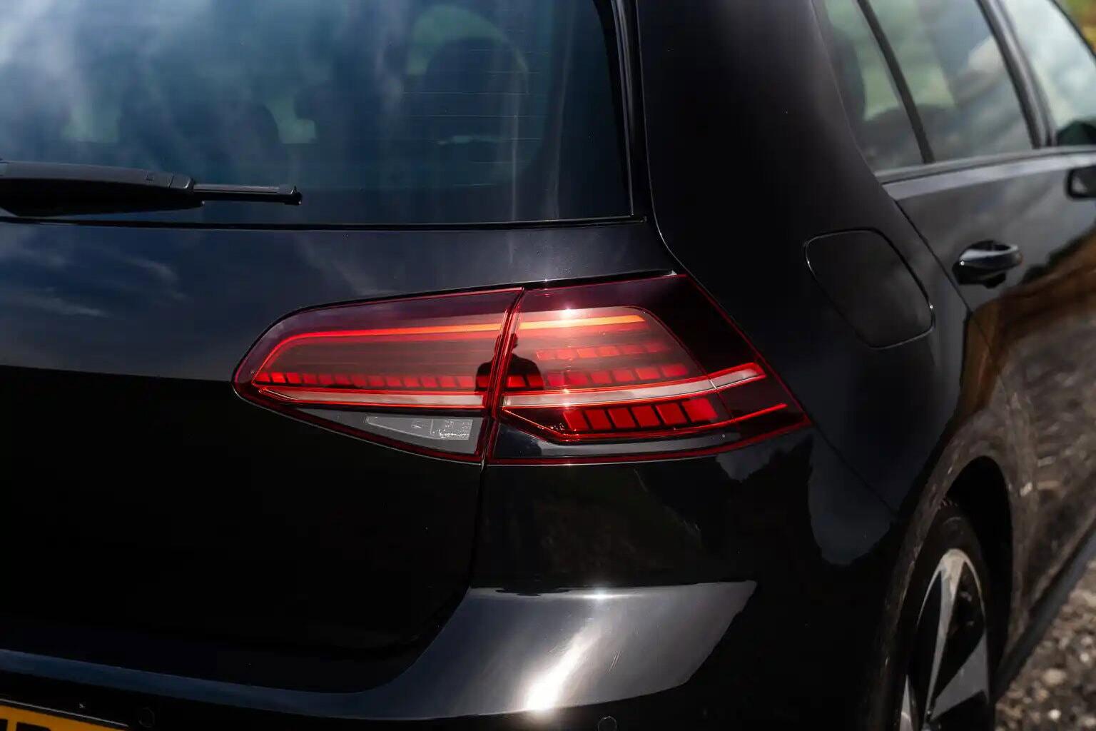 Volkswagen Golf view 18