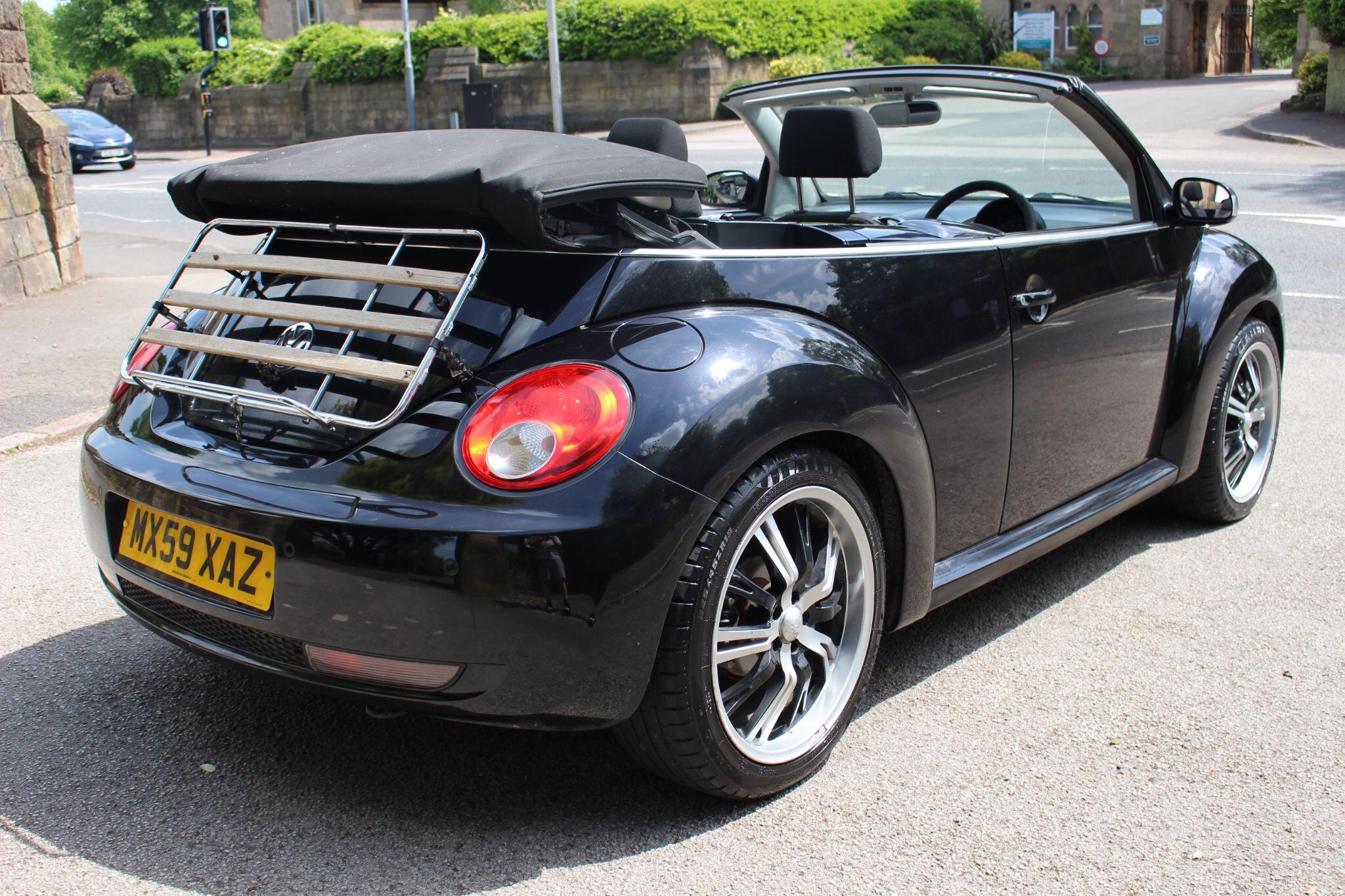 Volkswagen Beetle view 3