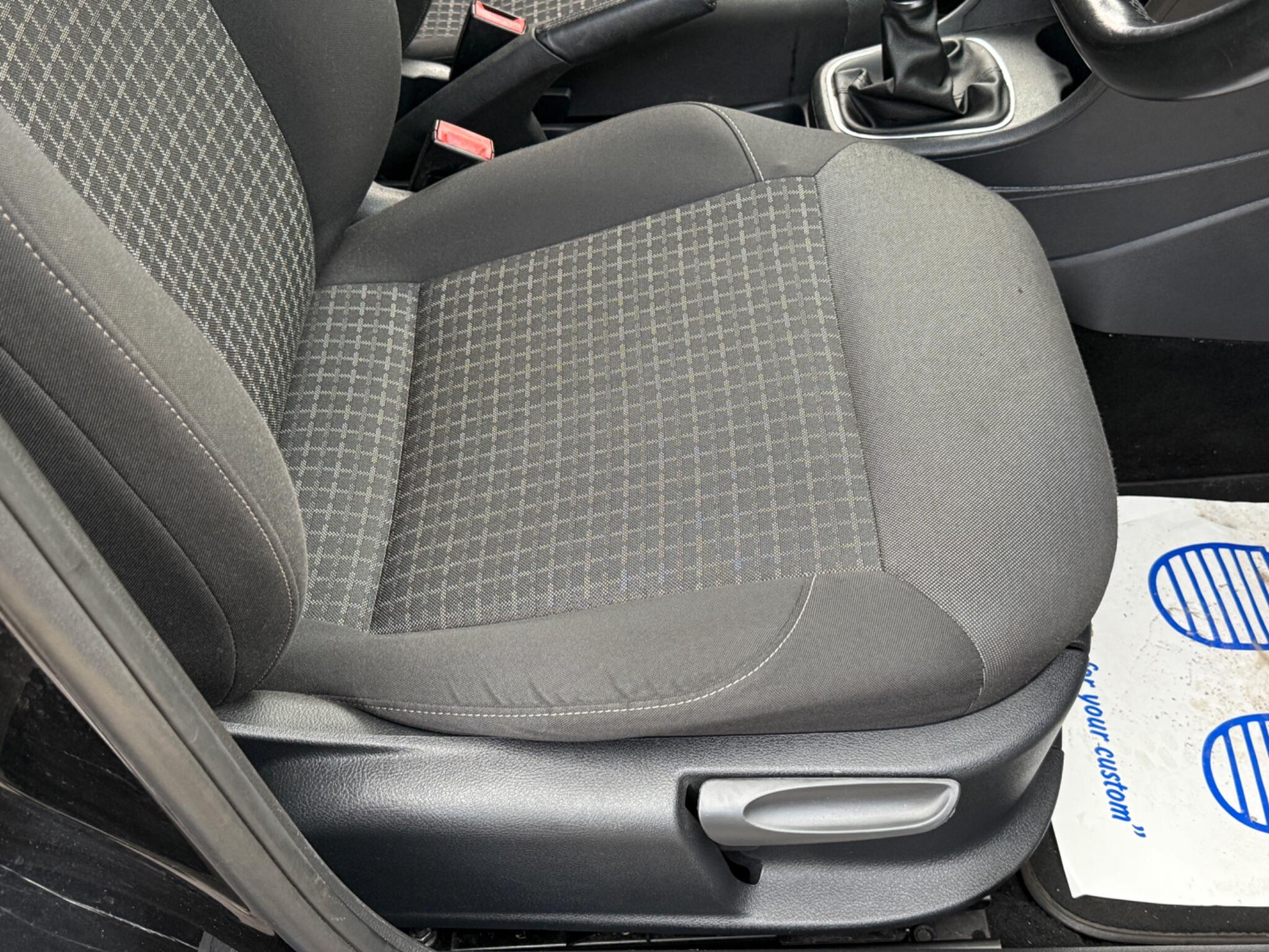 Volkswagen Polo - Image 32