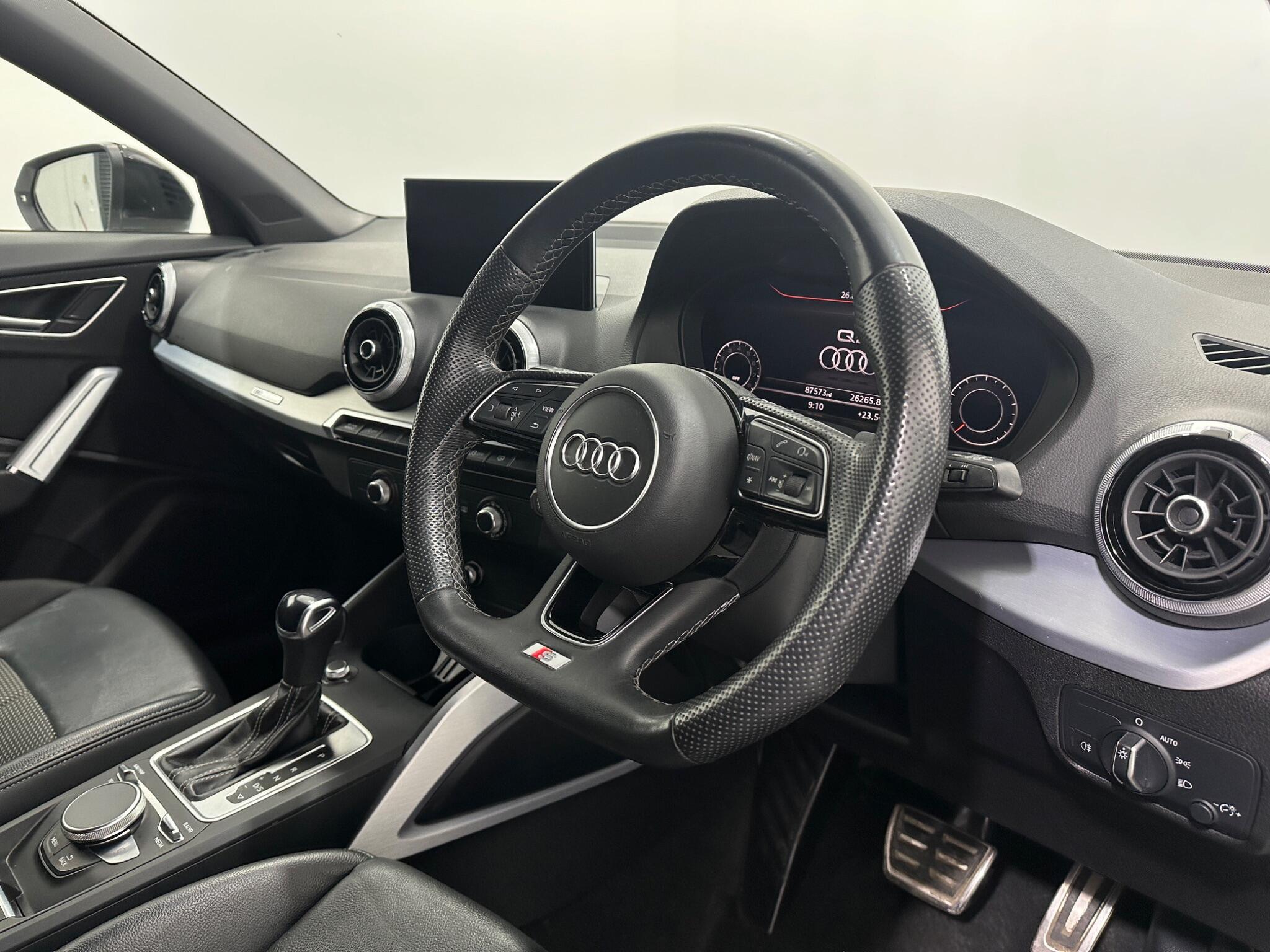 Audi Q2 view 11