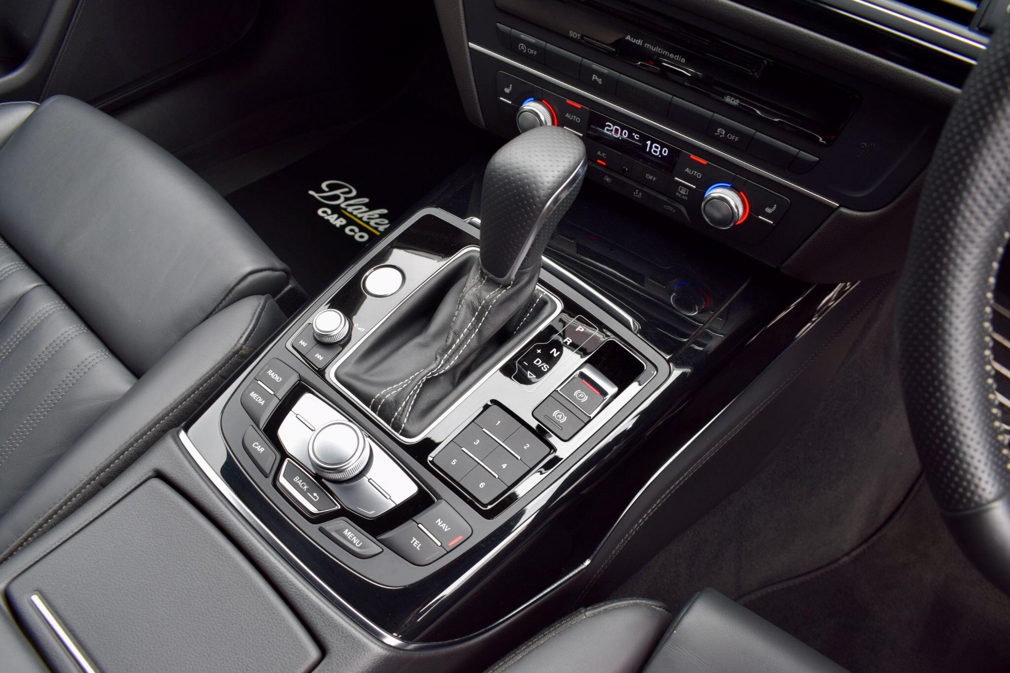 Audi A6 Avant view 11
