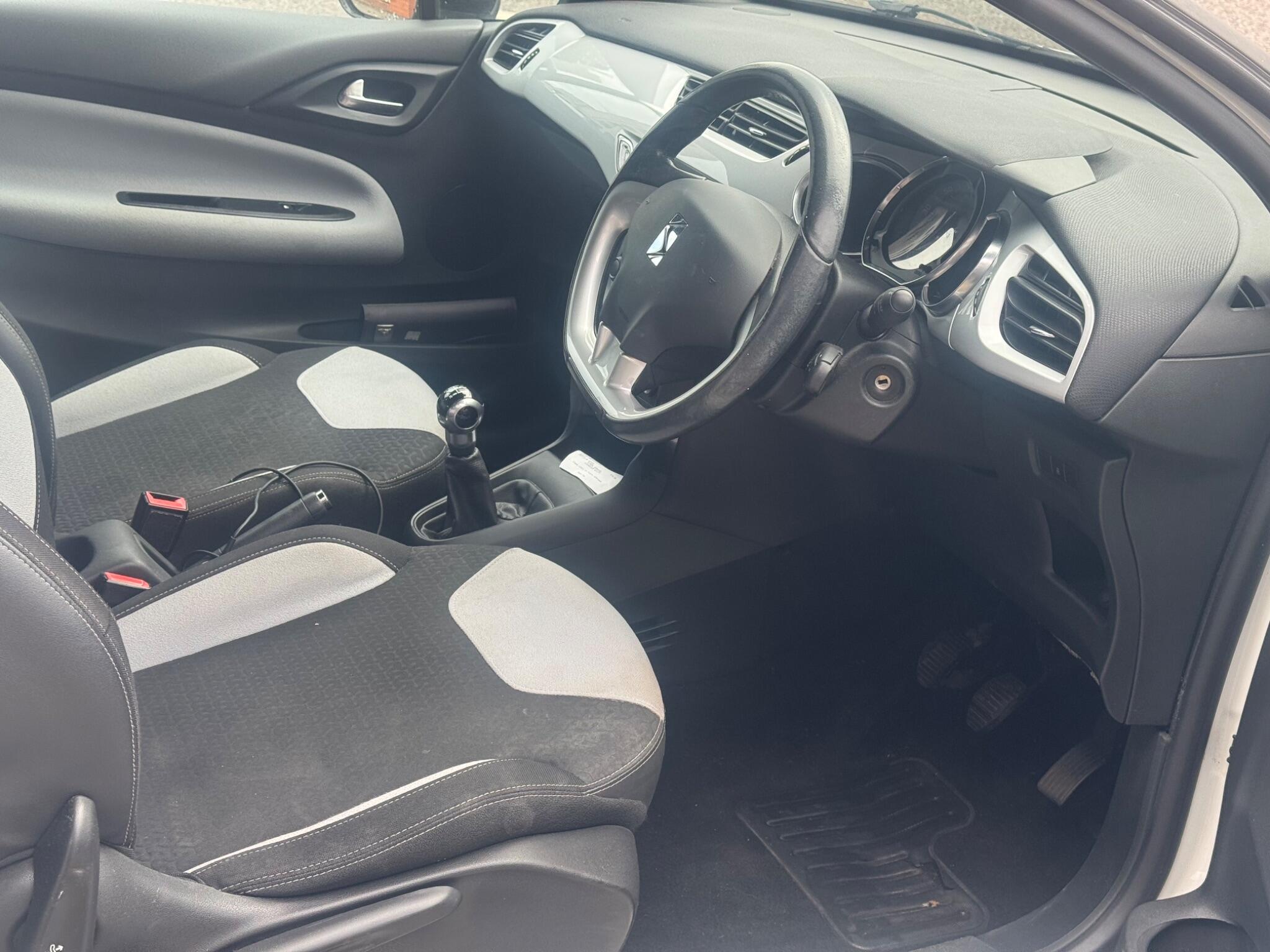 Citroen DS3 view 26