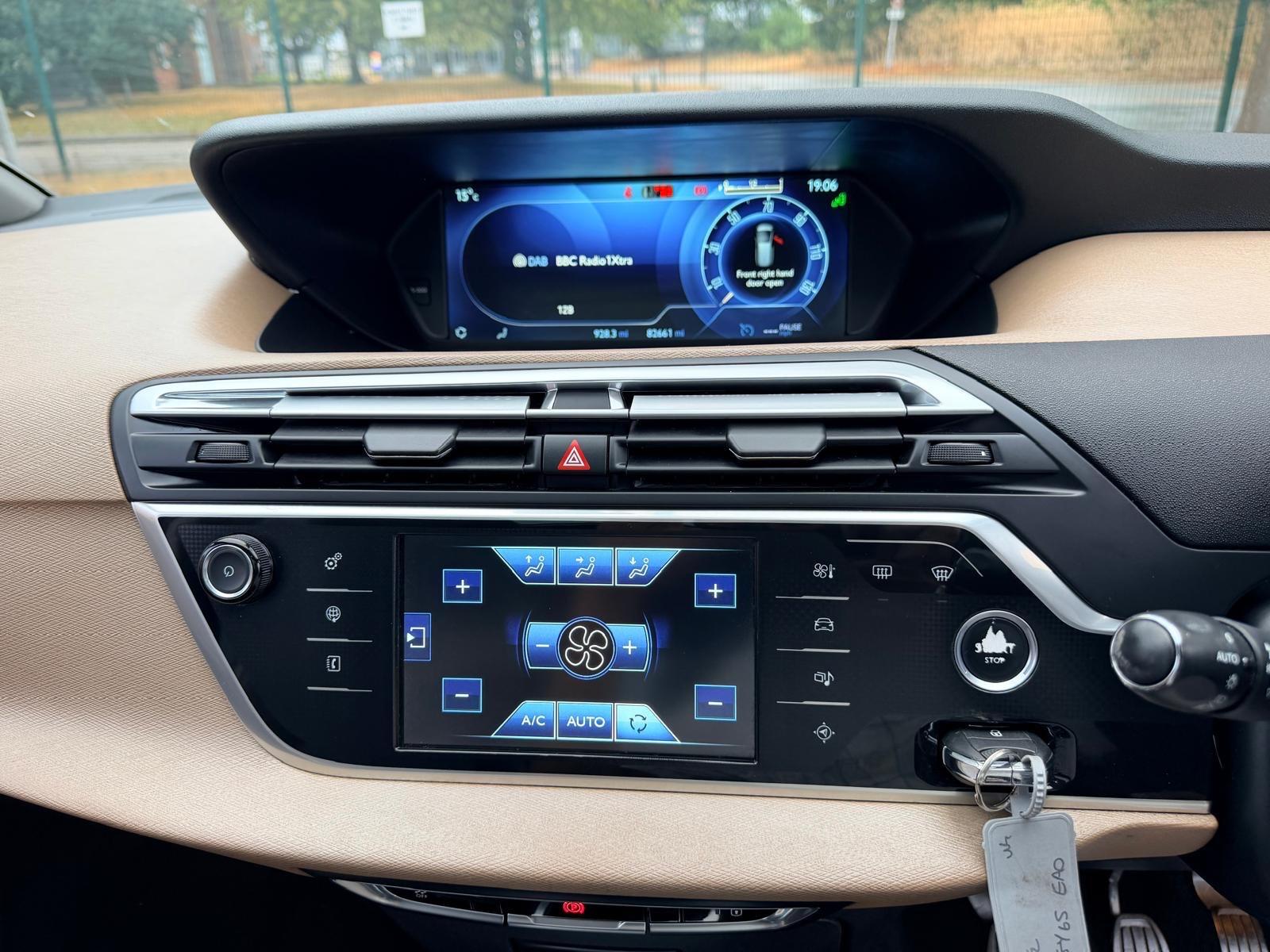 Citroen Grand C4 Picasso view 17