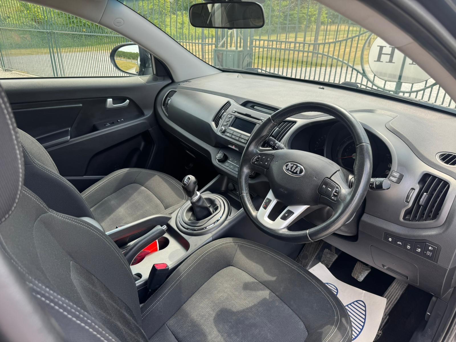 2013 Kia Sportage image 10