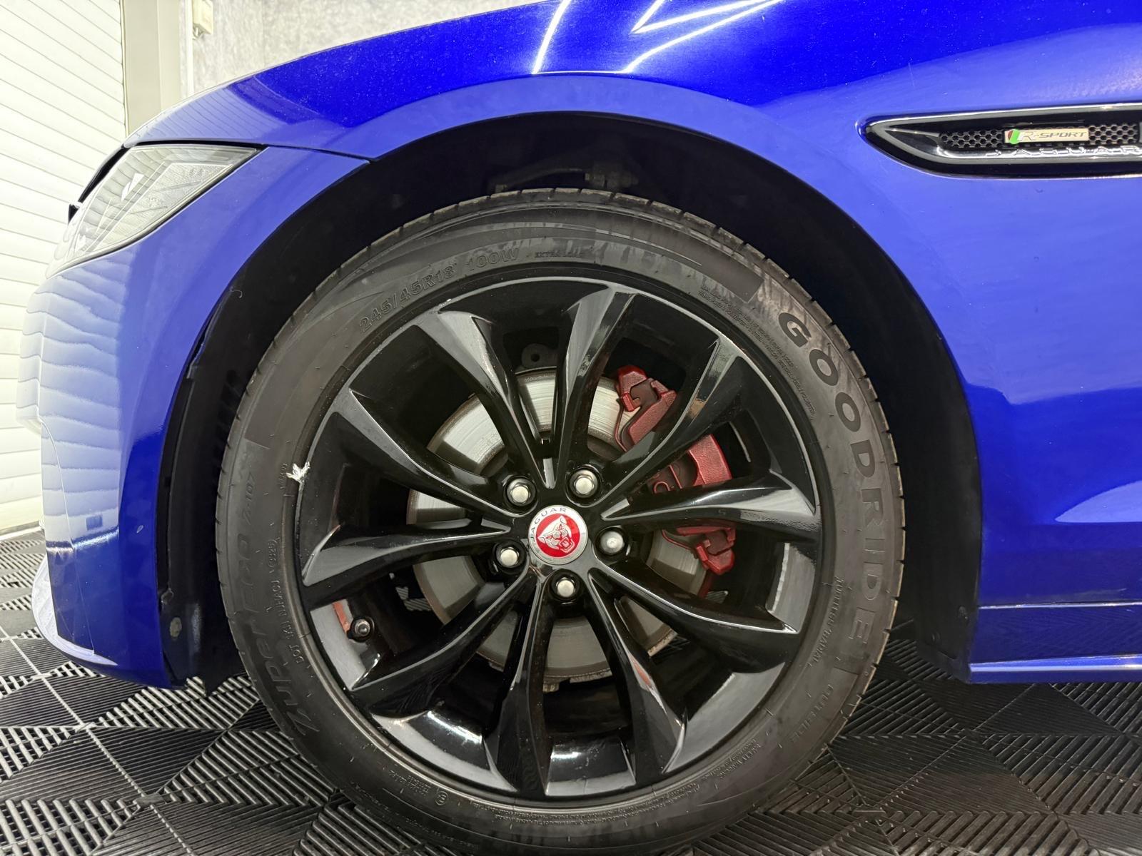 Jaguar XF view 20