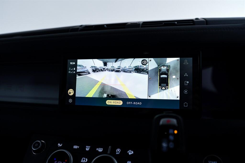 Land Rover Defender view 28
