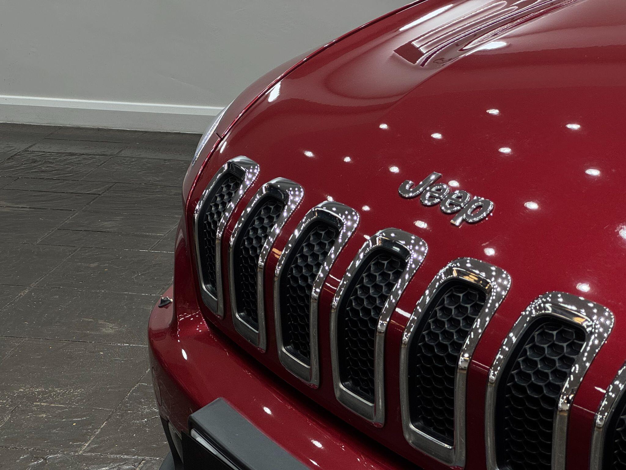 Jeep Cherokee view 9
