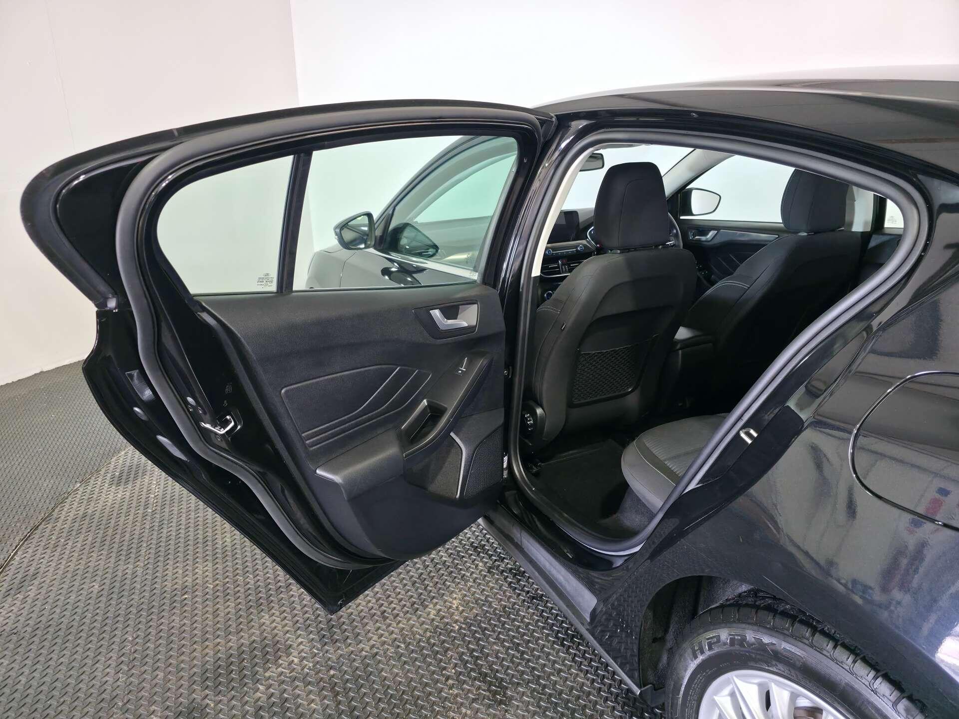 Ford Focus view 57