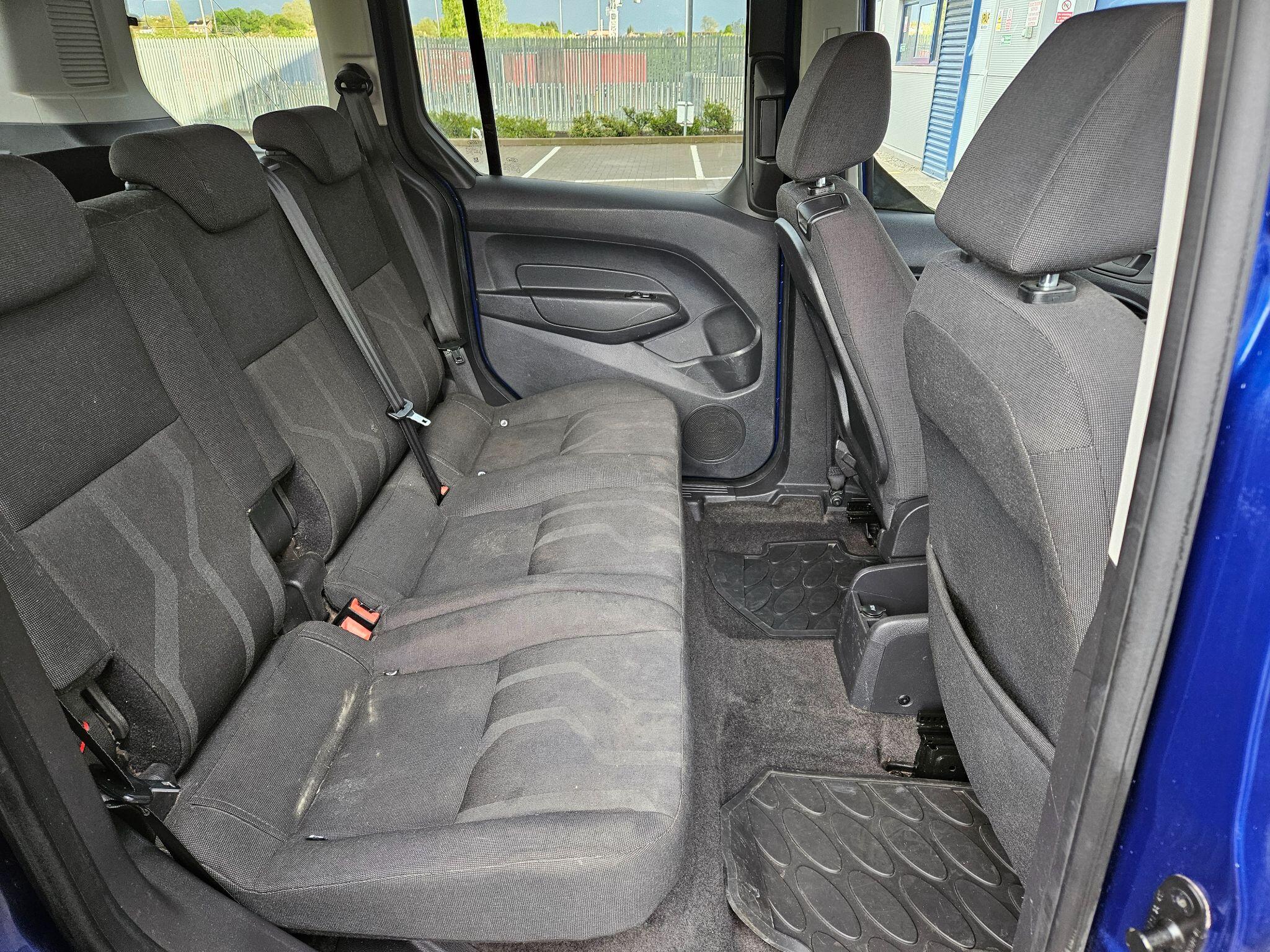 Ford Tourneo Connect view 12