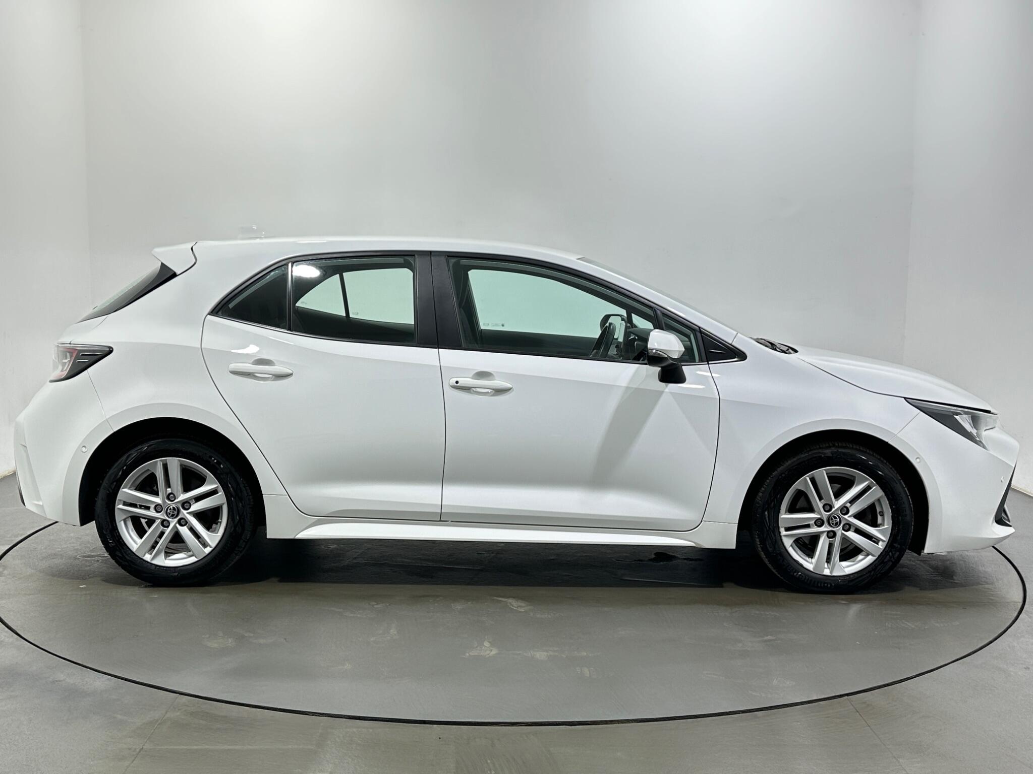 Toyota Corolla view 9