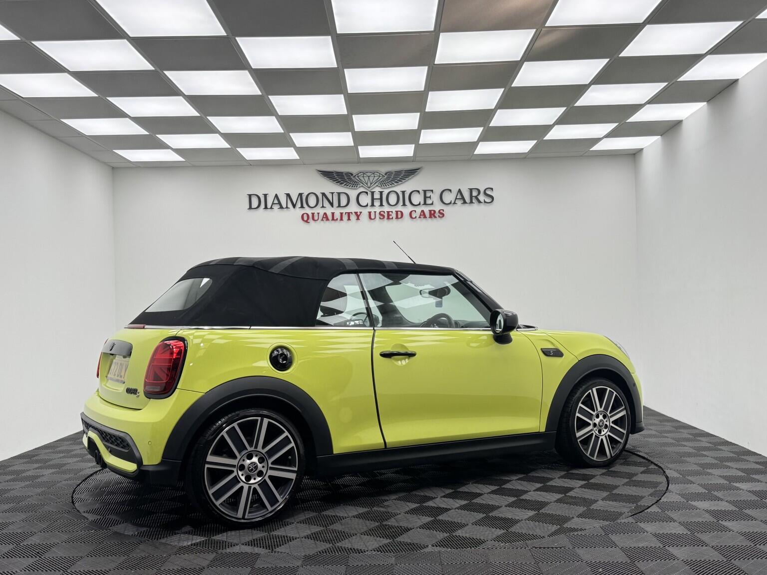 Mini Convertible view 13