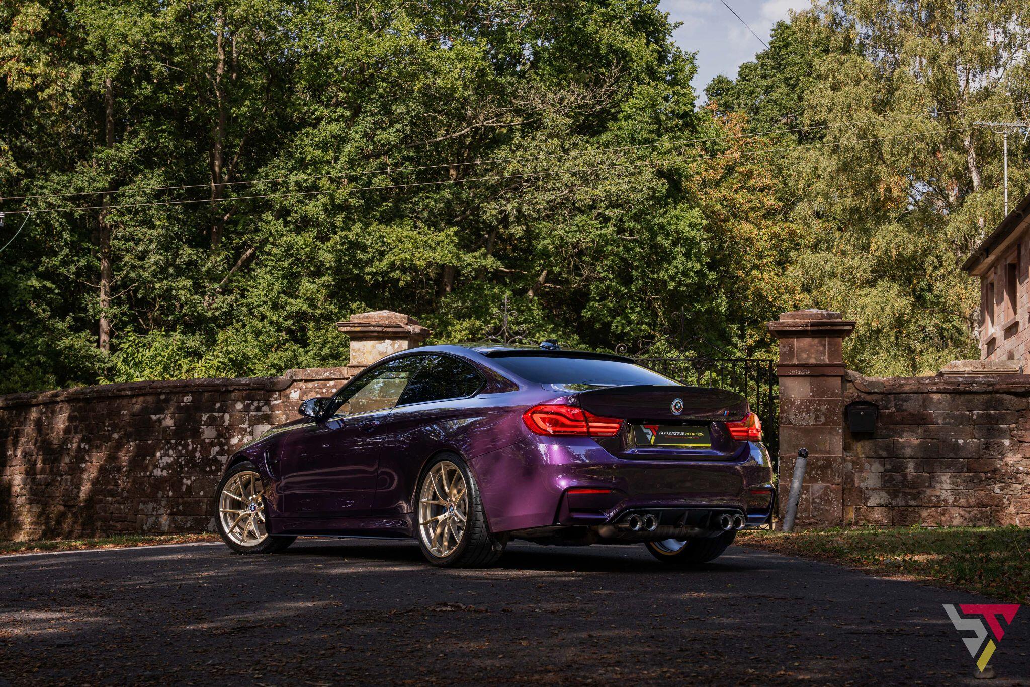 BMW M4 view 3