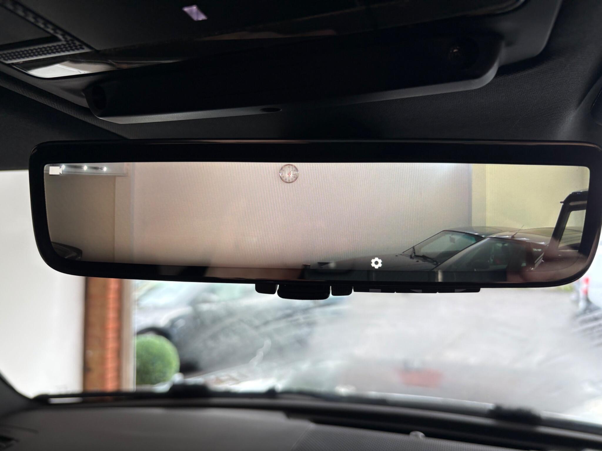 Land Rover Defender view 30