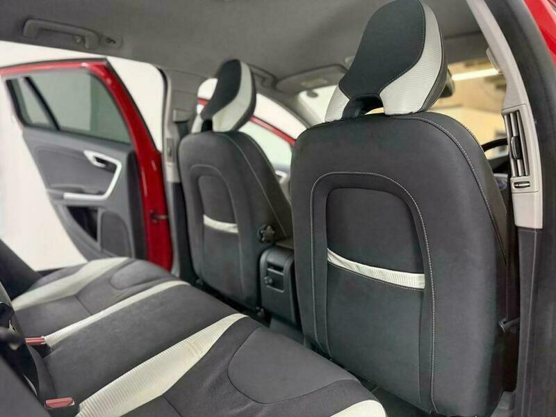 2011 Volvo V60 image 25