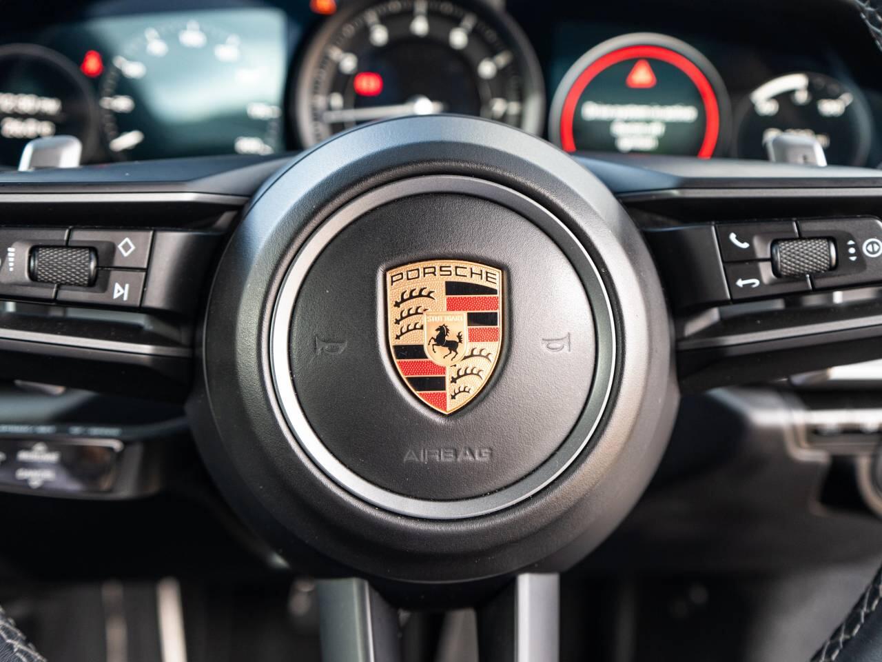 Porsche 911 view 18