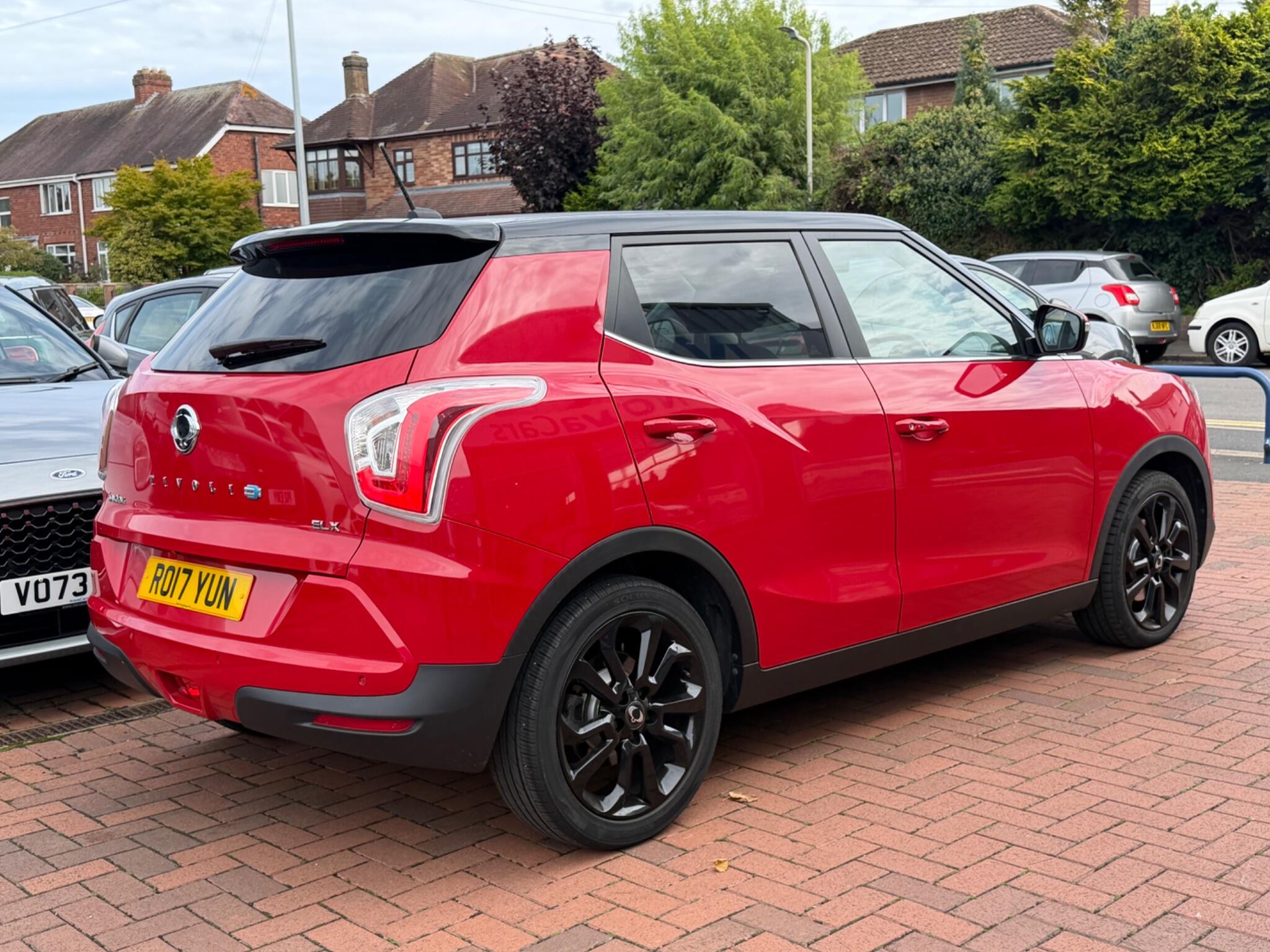 KGM Tivoli view 32