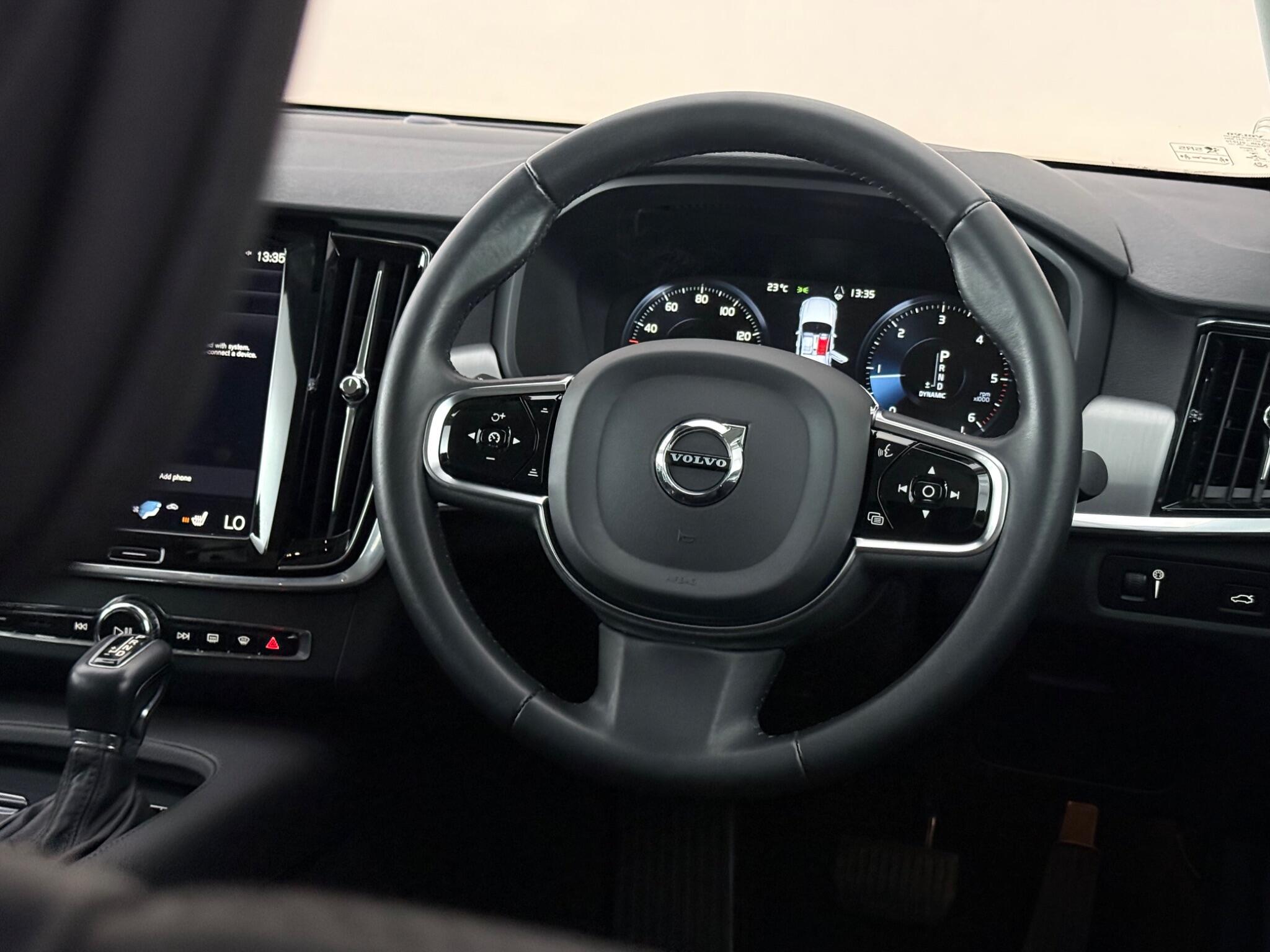 Volvo S90 view 14