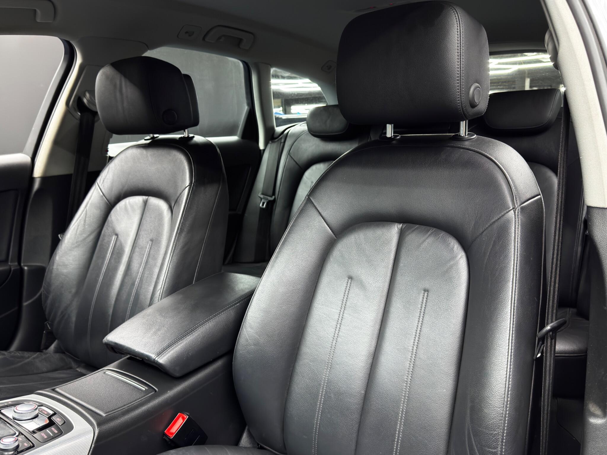 Audi A6 view 14