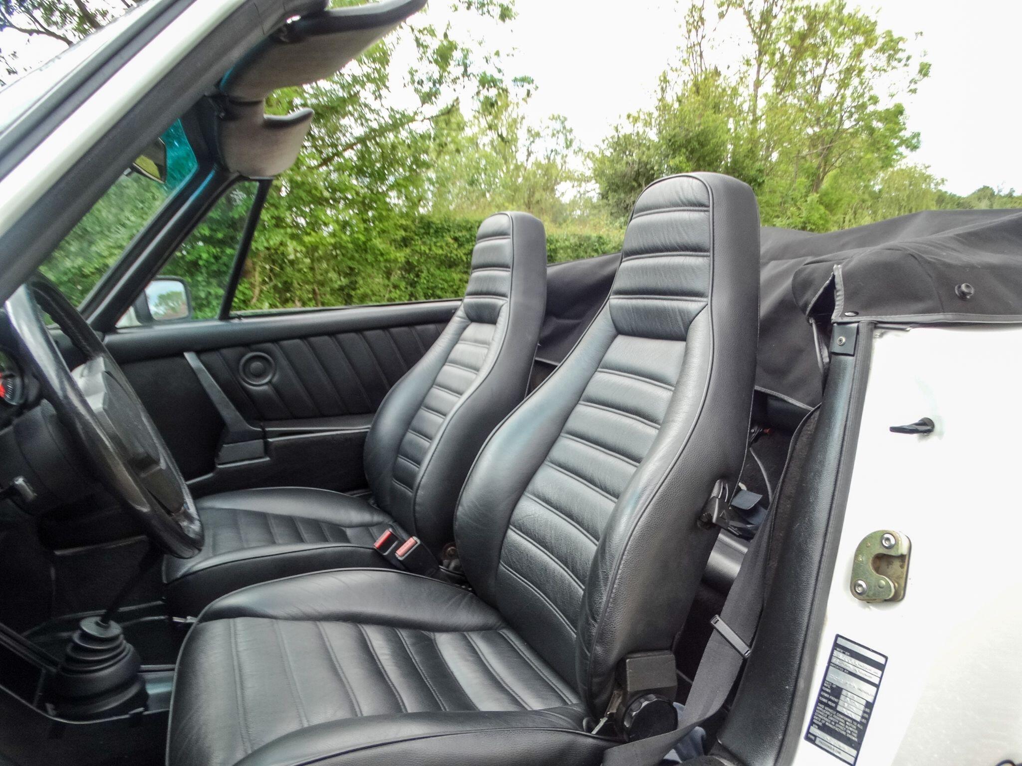 Porsche 911 view 12
