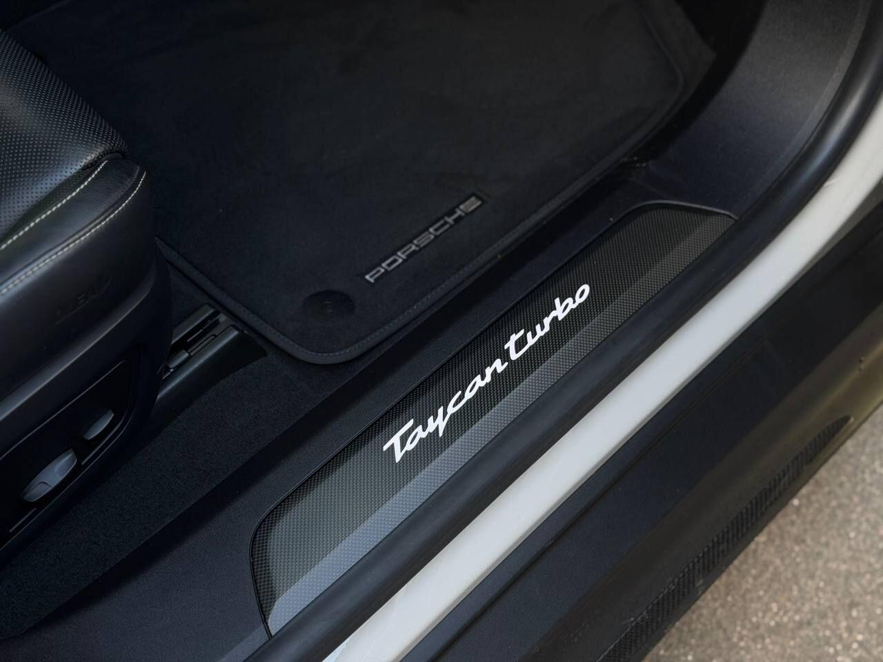 Porsche Taycan view 16