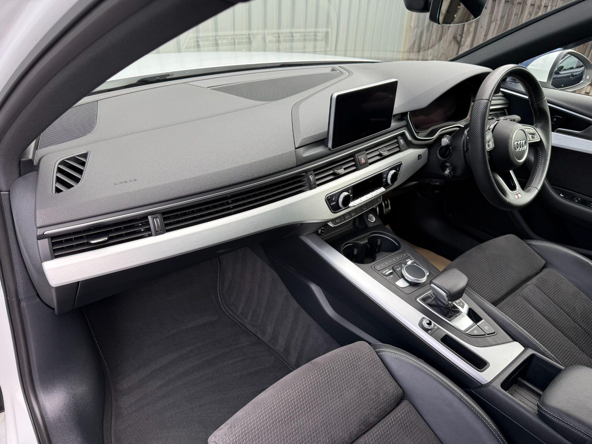Audi A4 view 18