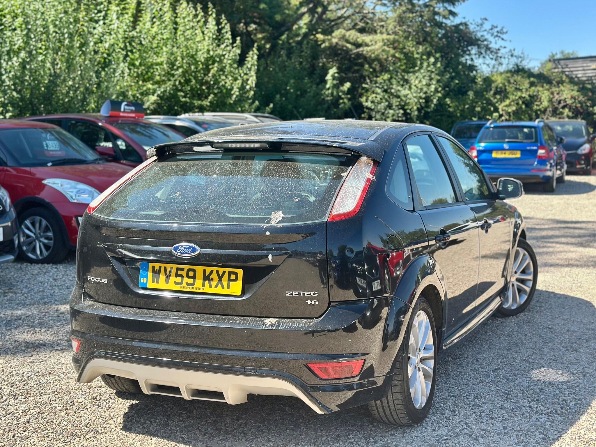 Ford Focus view 15