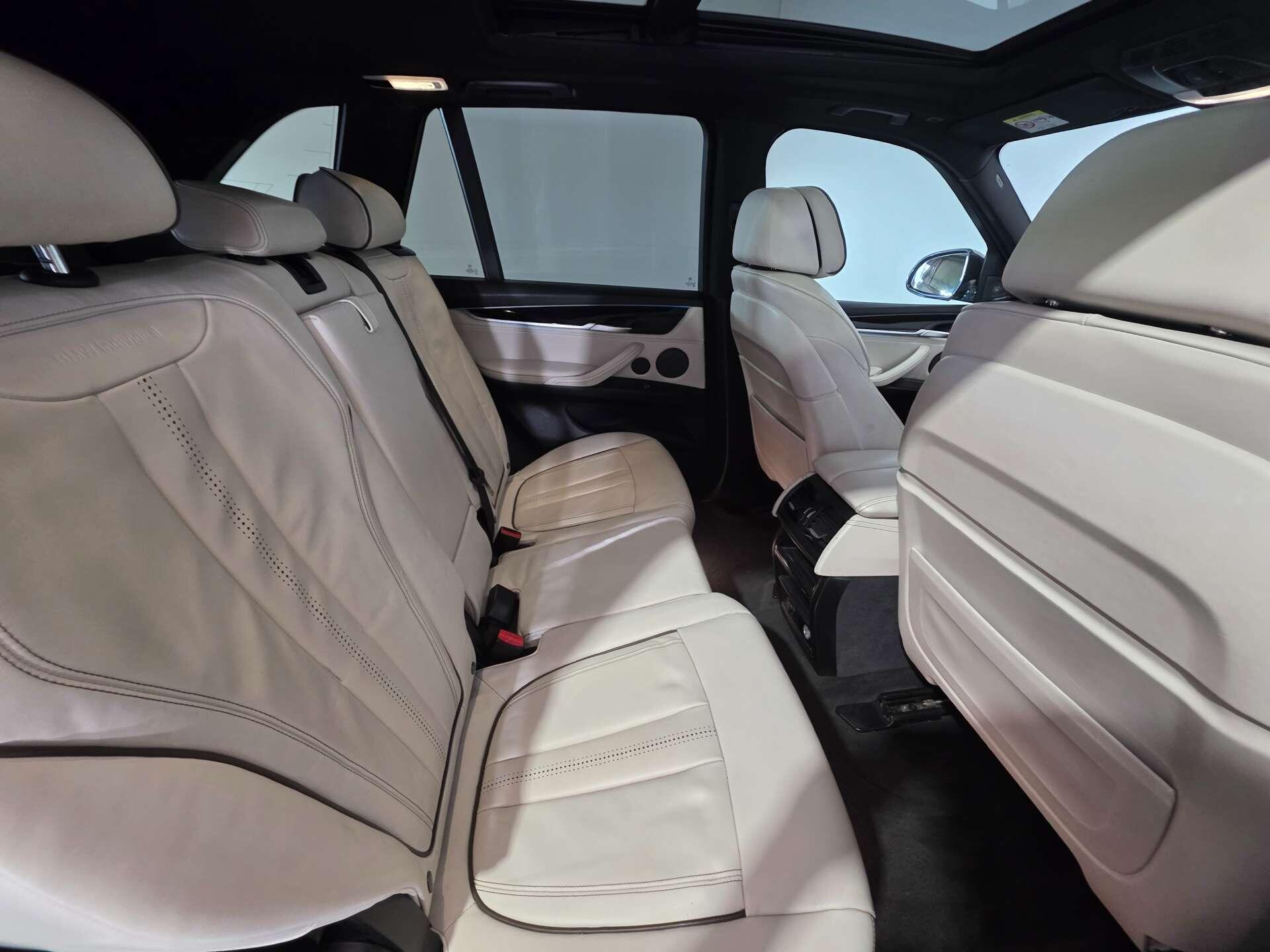 BMW X5 view 45