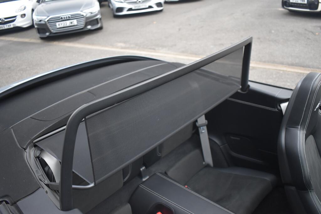 Porsche 911 view 35