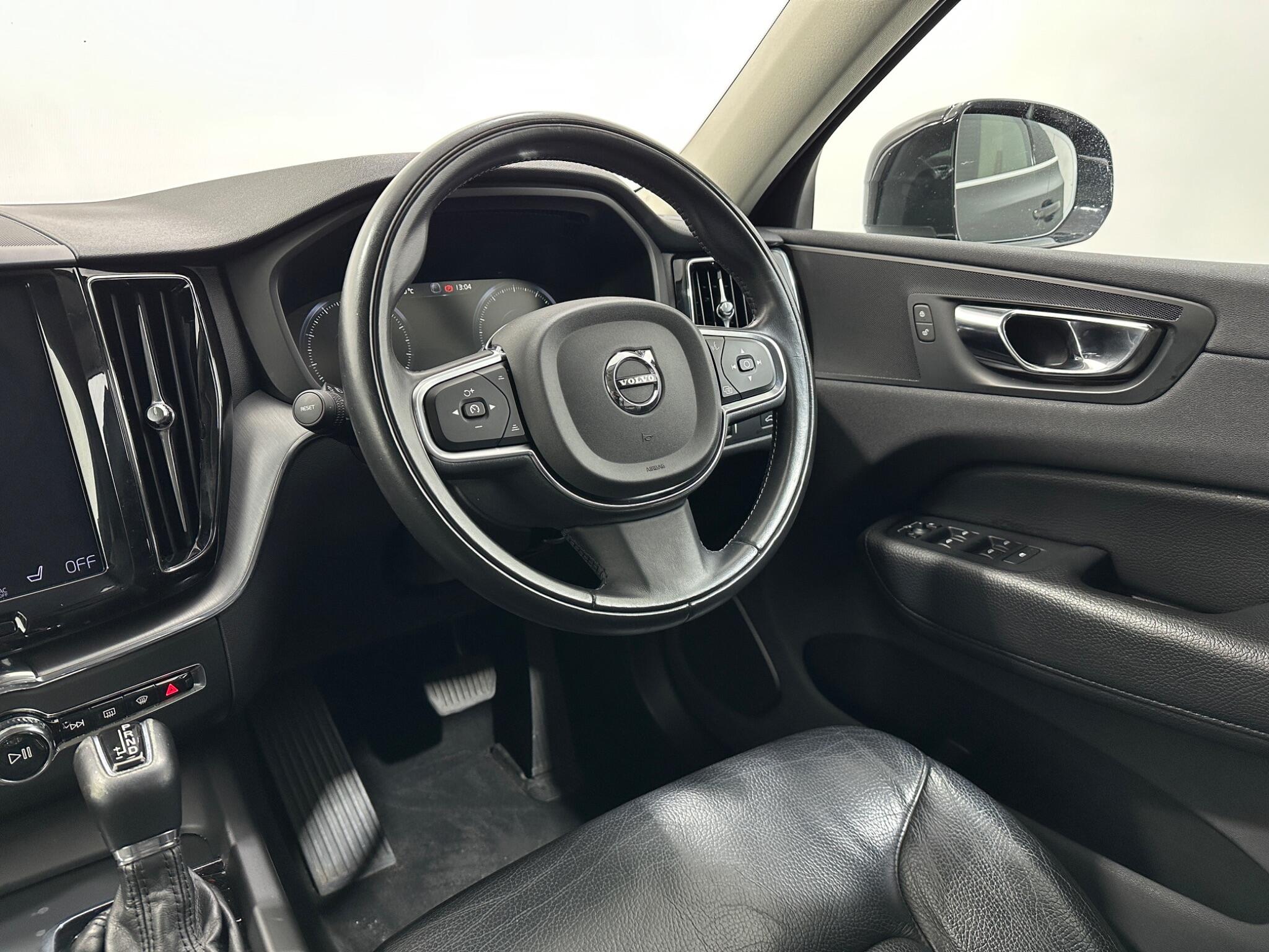 Volvo XC60 view 12