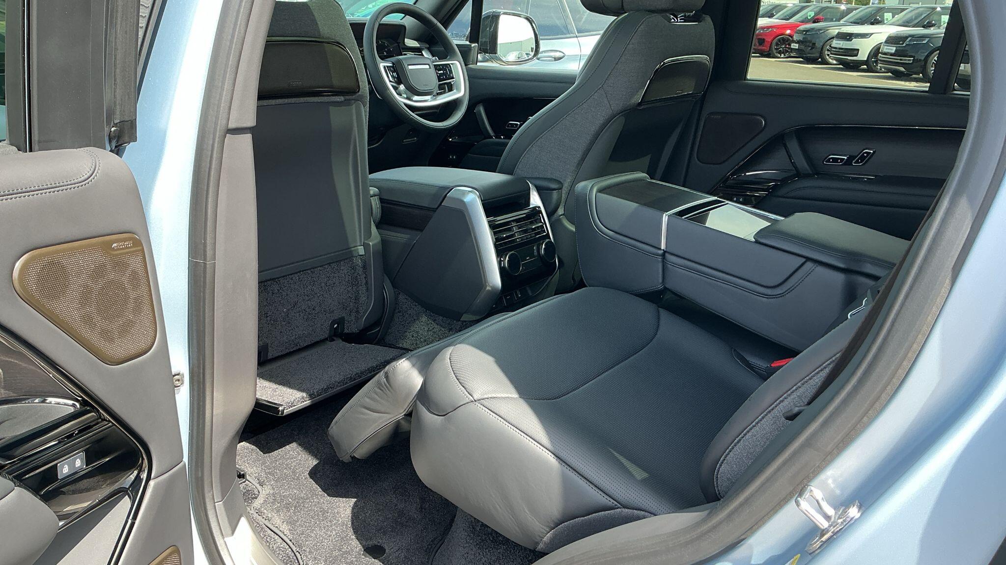 Land Rover Range Rover view 29
