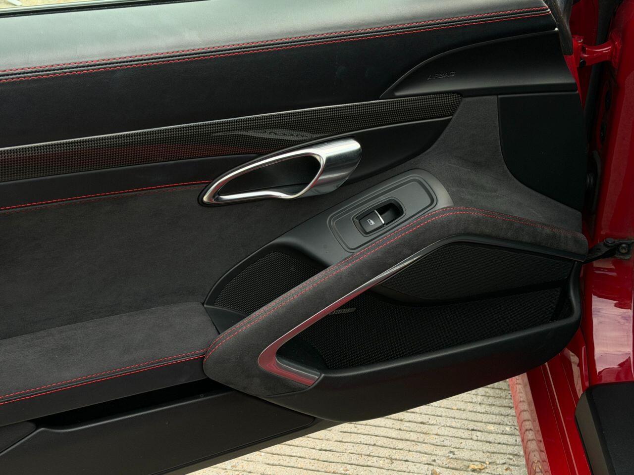 Porsche Cayman view 32