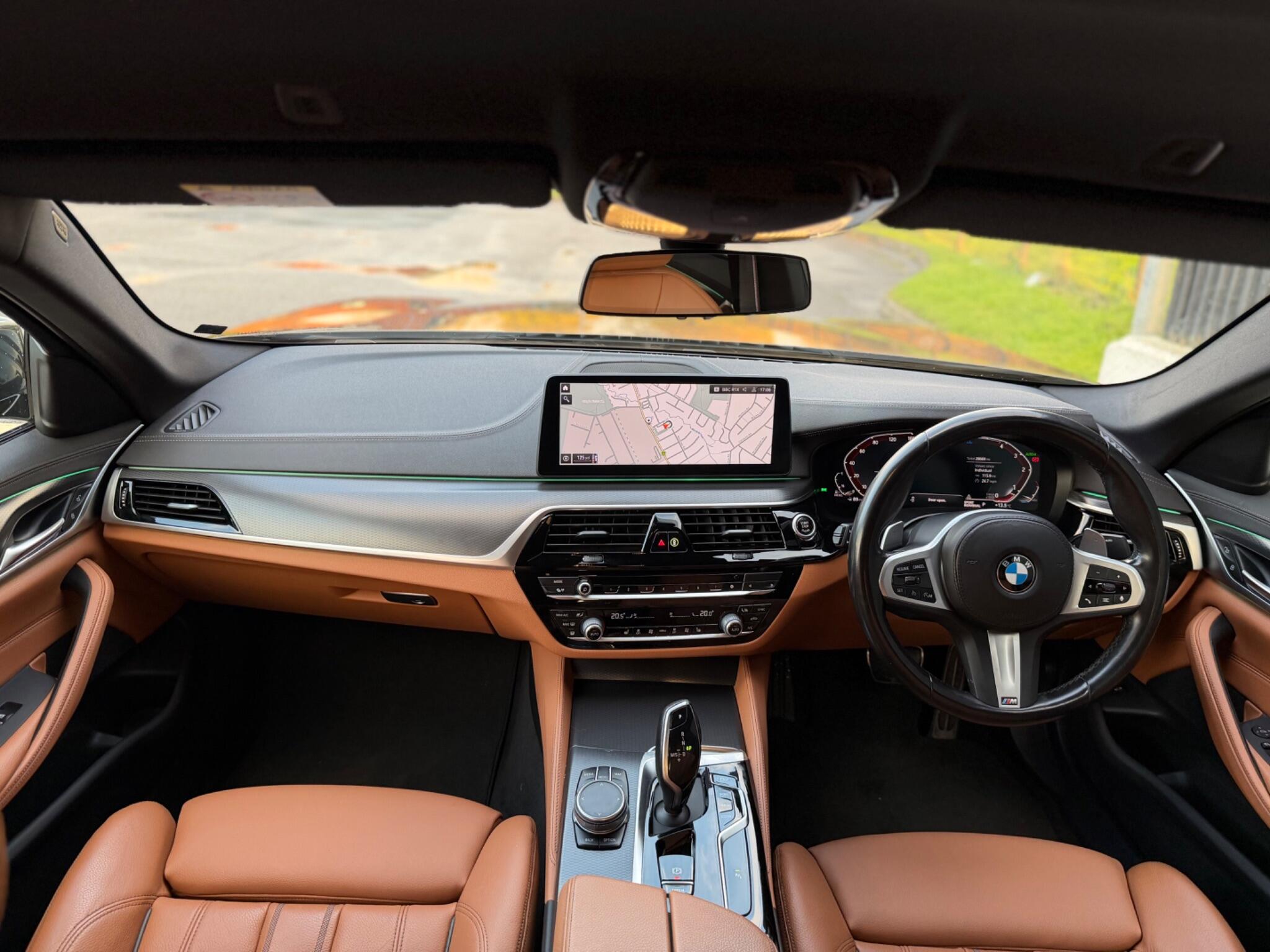 BMW 5 Series view 23