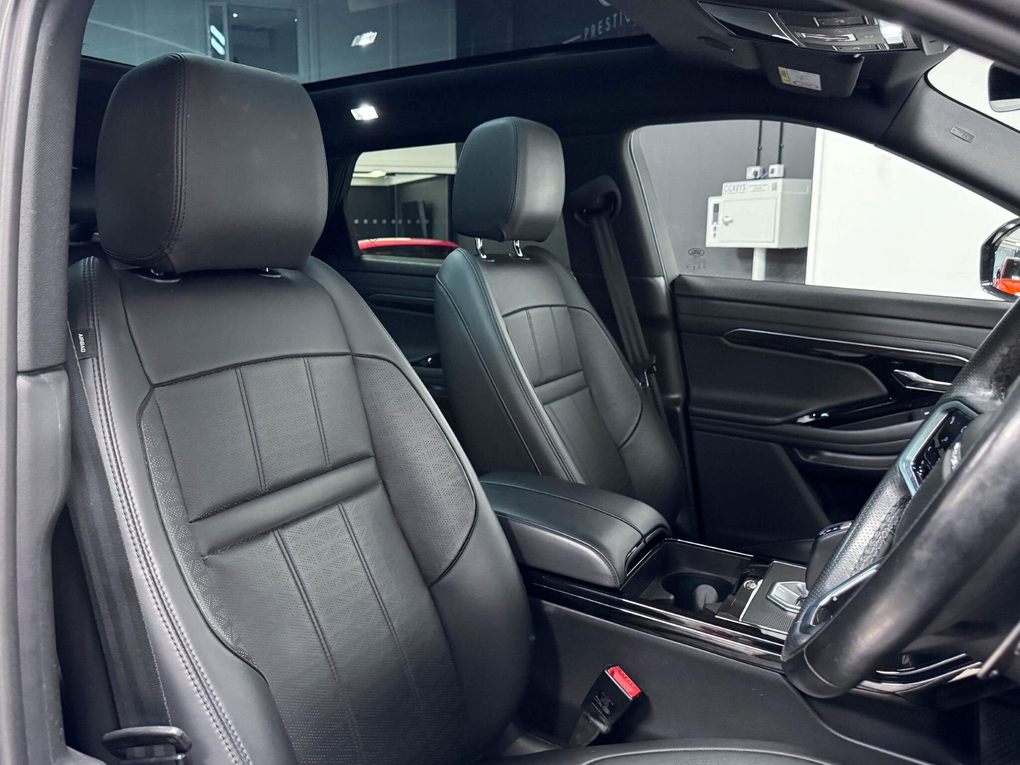 Land Rover Range Rover Evoque view 32