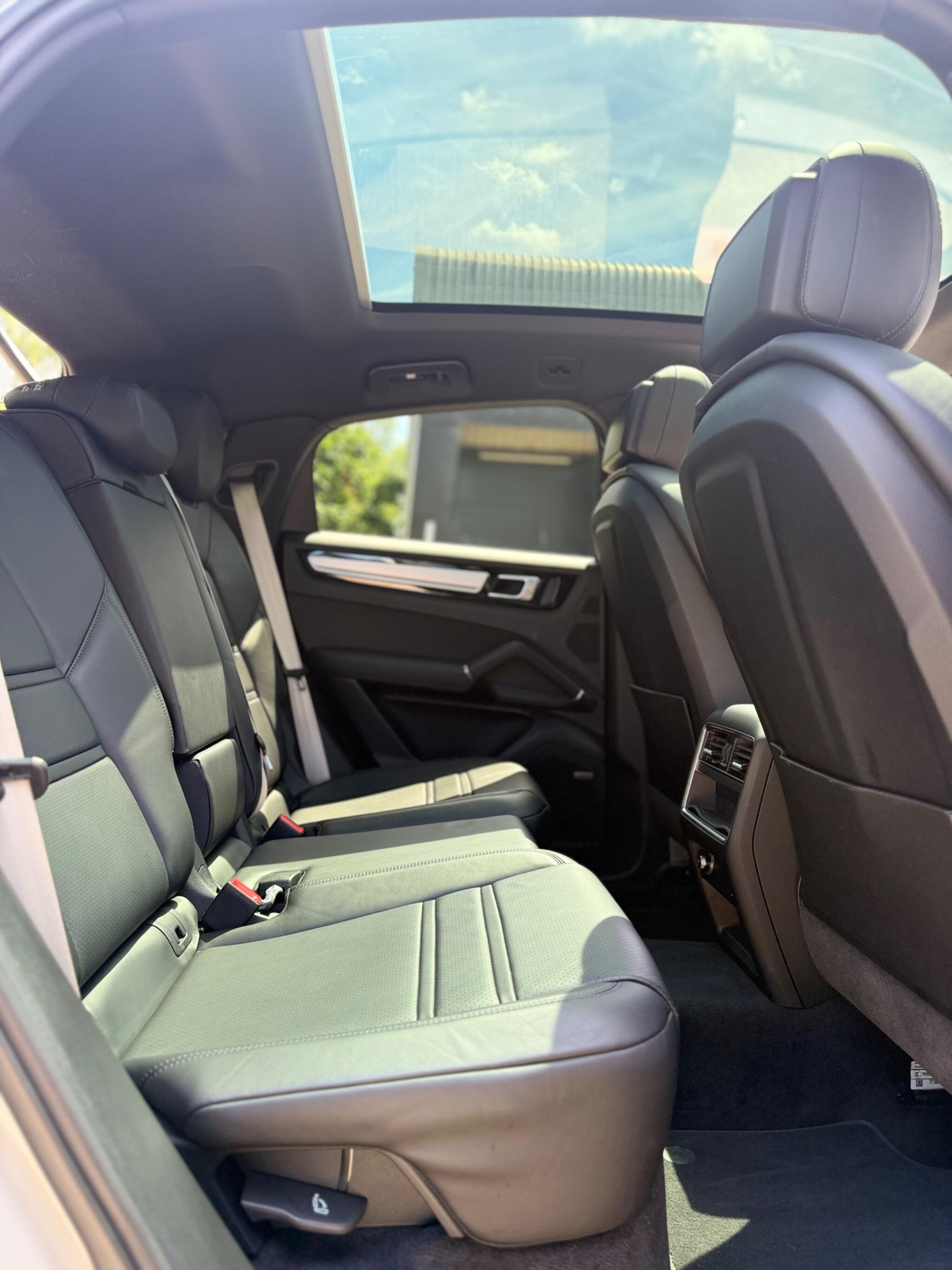 Porsche Cayenne view 22