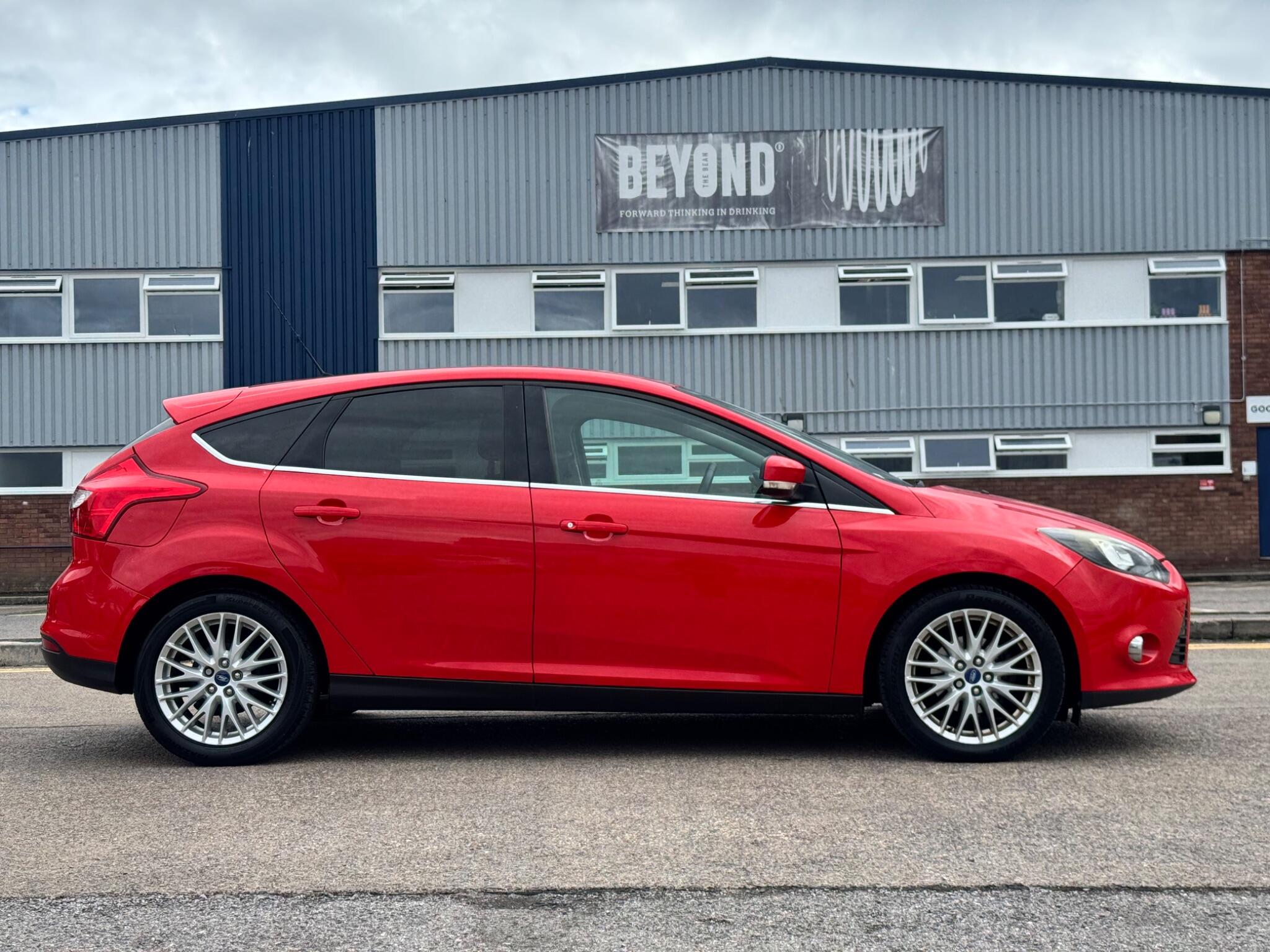 Ford Focus view 17