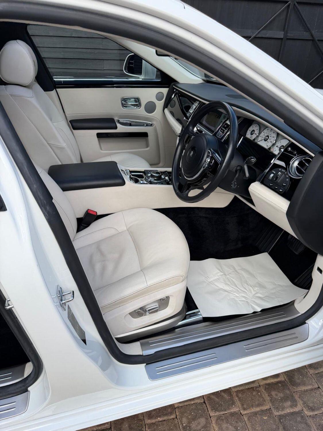 Rolls-Royce Ghost view 10