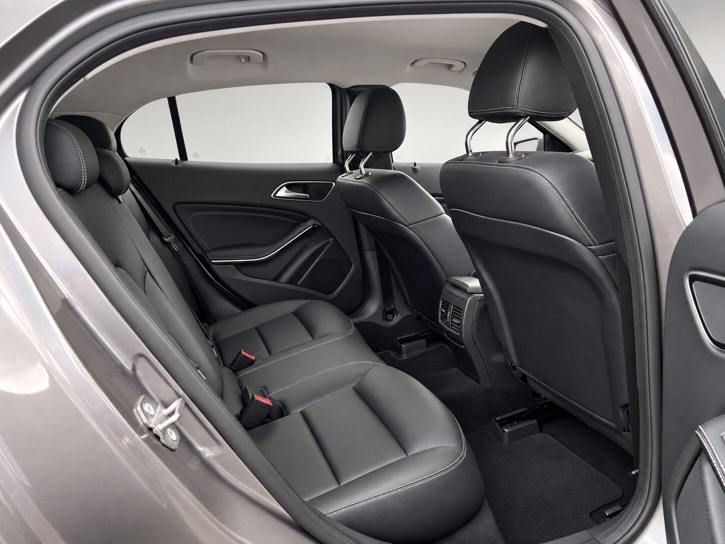 Mercedes-Benz Gla view 31