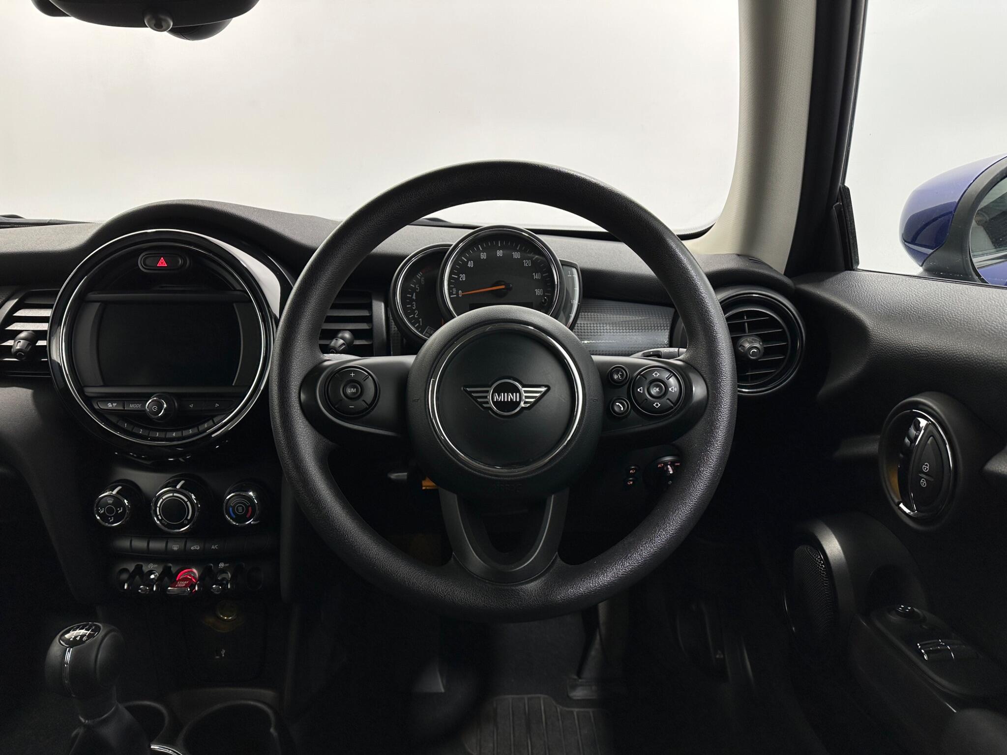 Mini Hatch view 13