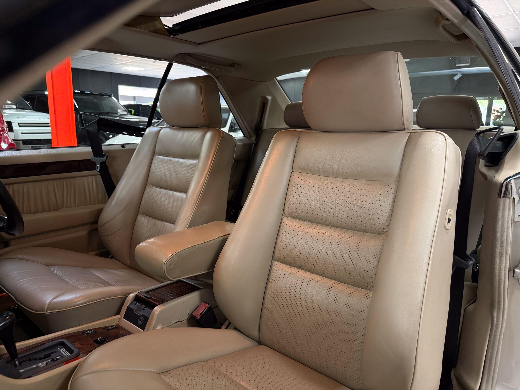Mercedes-Benz E Class view 22